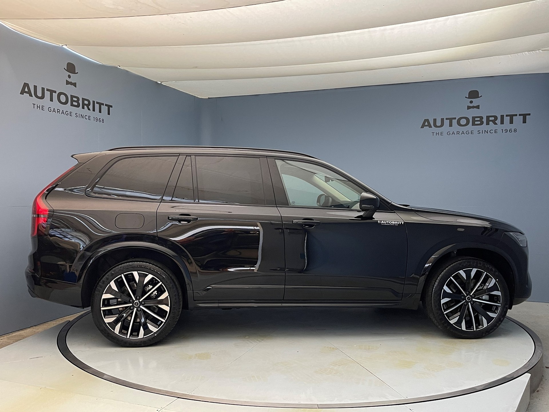 VOLVO XC90 2.0 T8 TE Ultra Dark eAWD-image-4