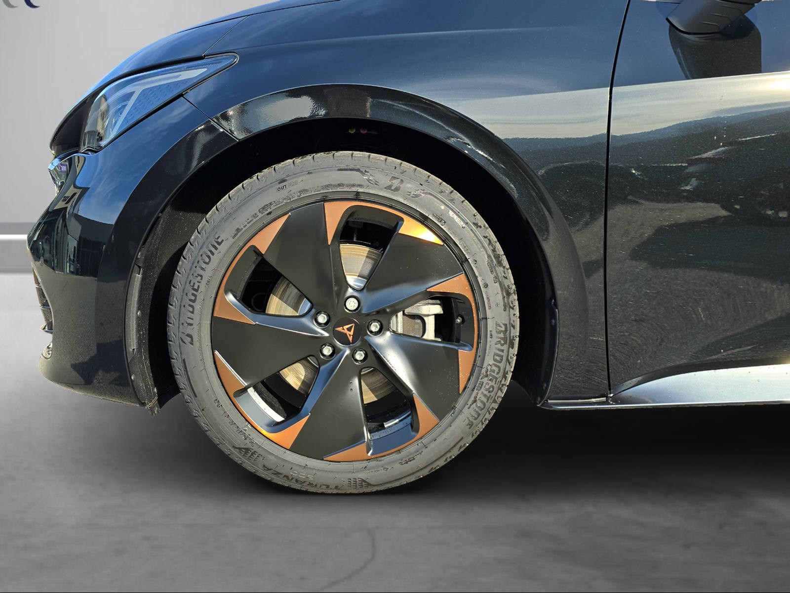 CUPRA Born 59 kWh e-Boost-showroom-element-3
