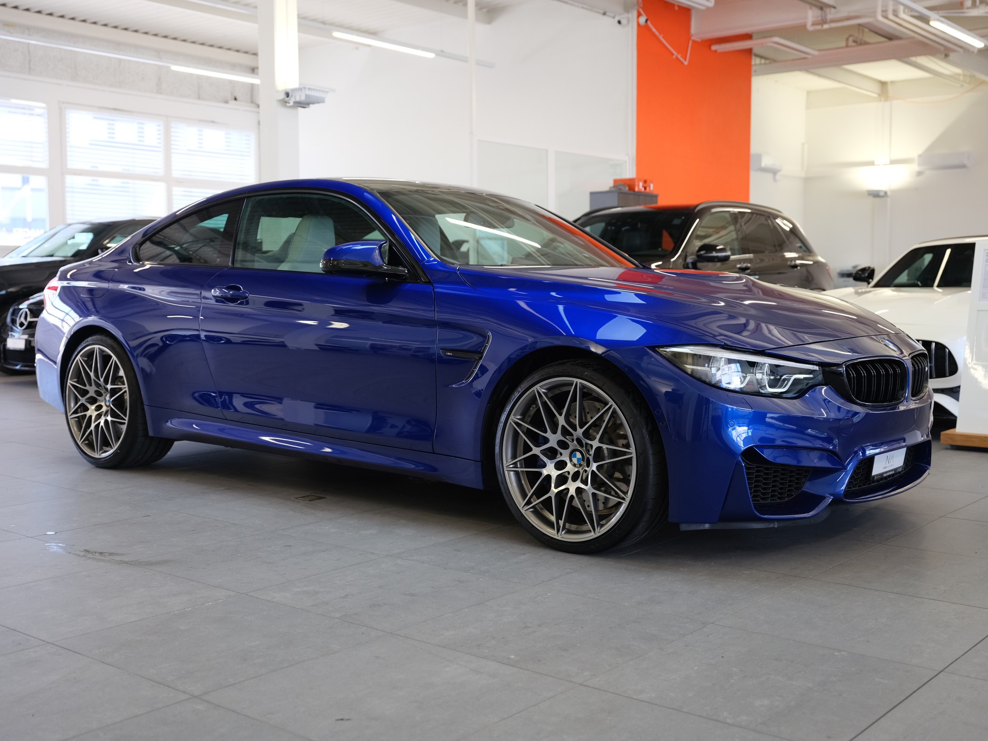 BMW M4 Coupé Competition DKG-showroom-element-1