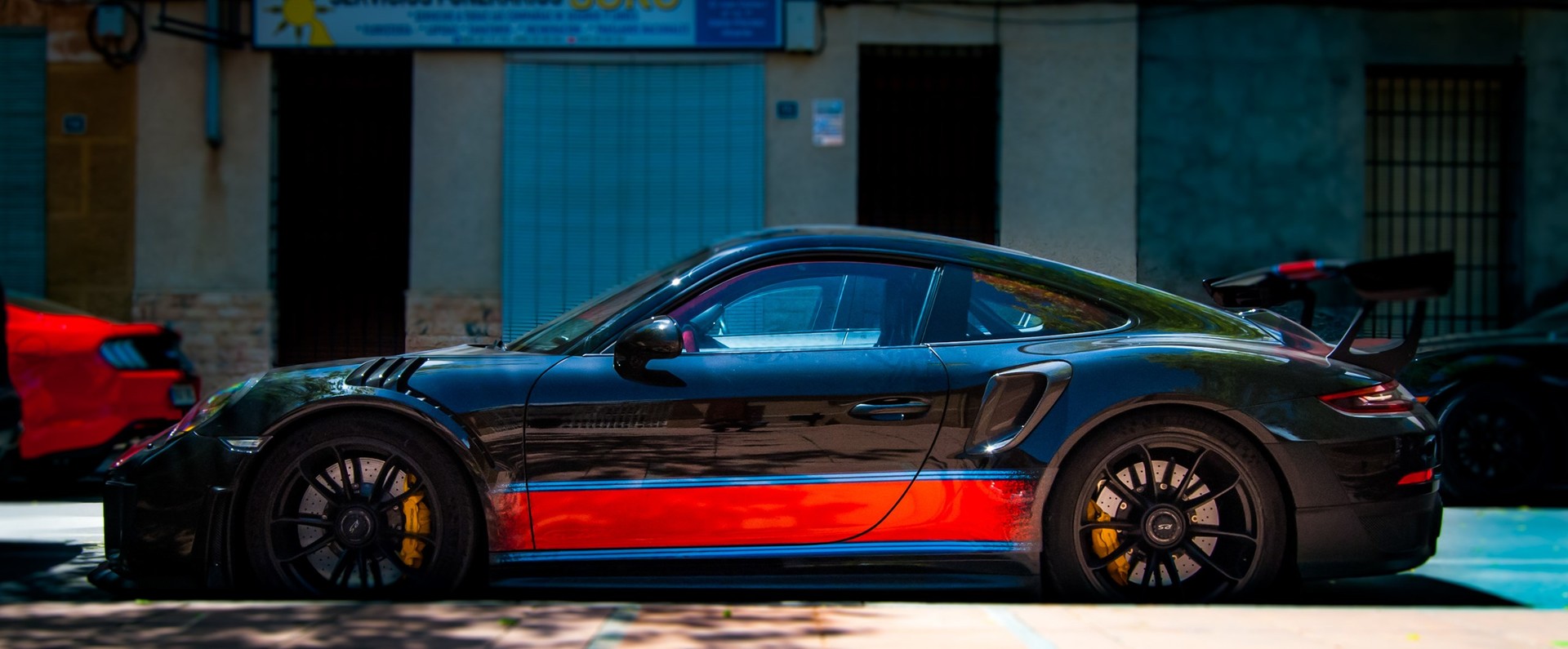 PORSCHE 911 GT2 RS PDK-showroom-element-1