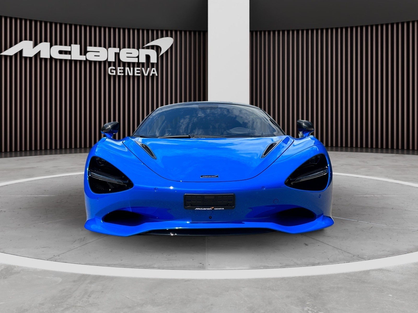 McLAREN 750S-image-7