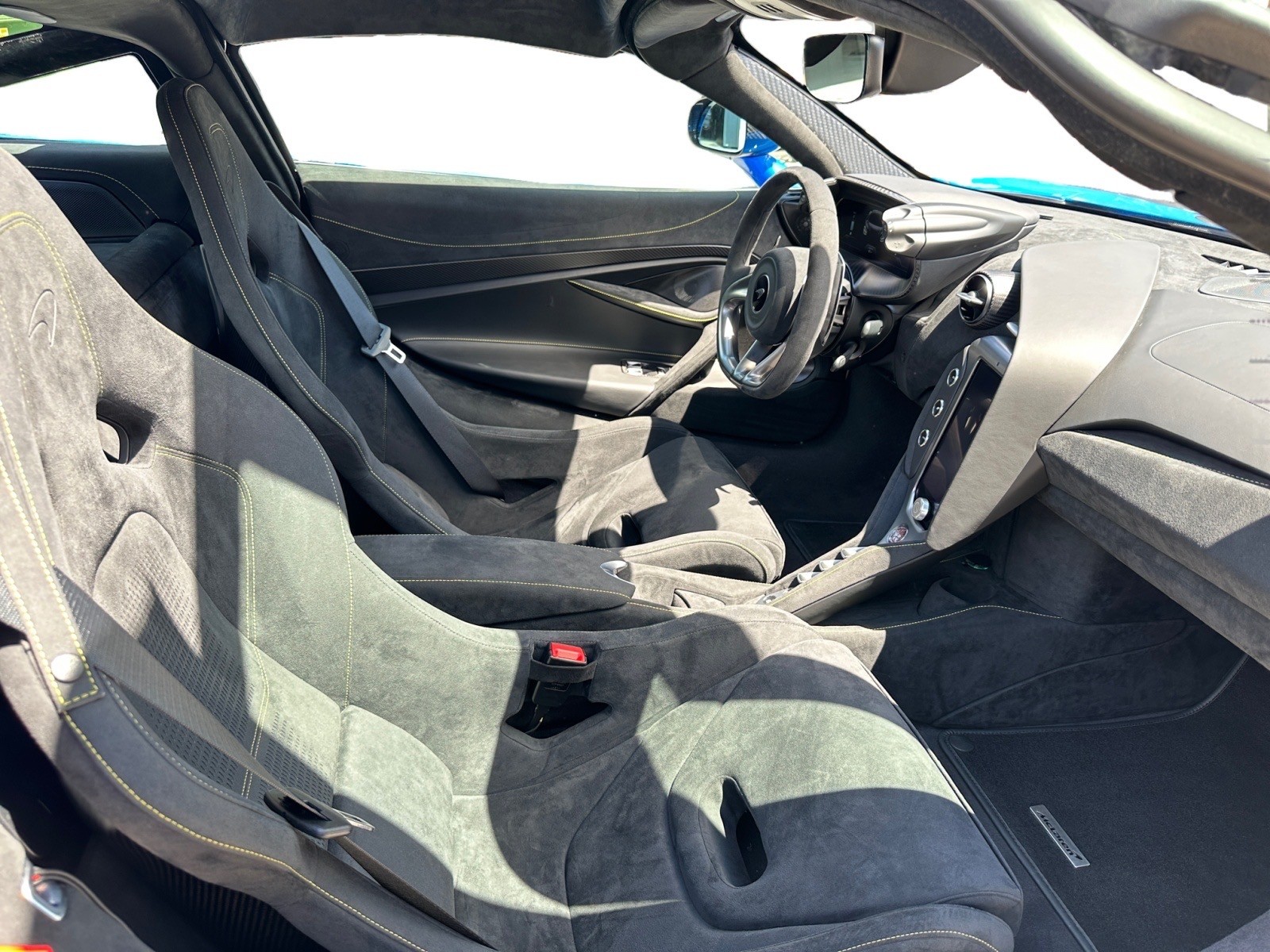 McLAREN 750S-image-15