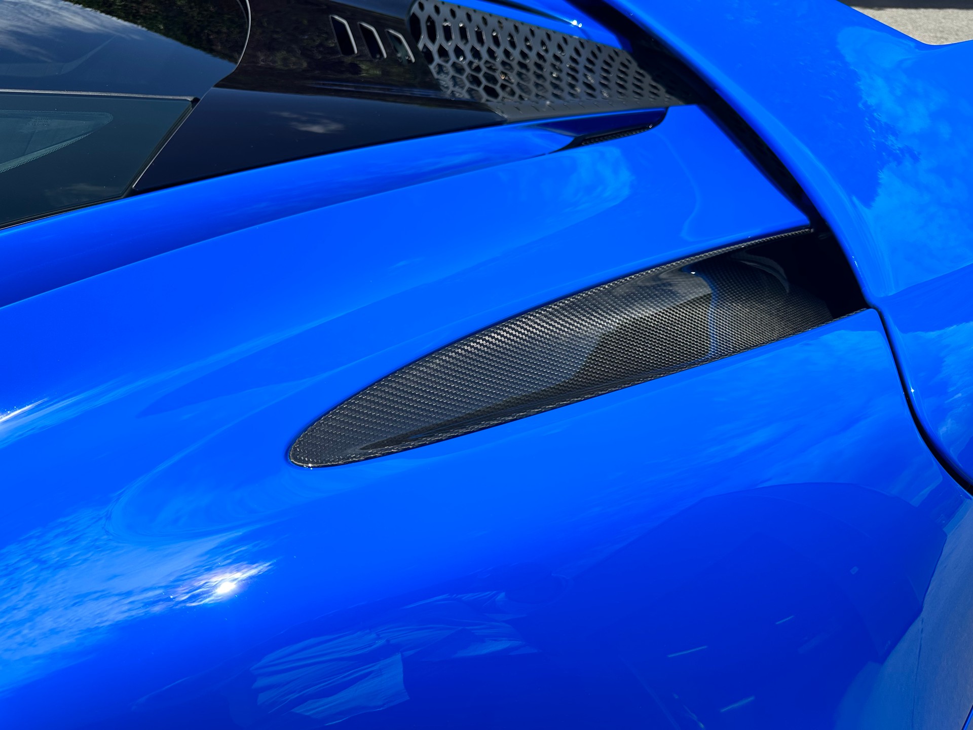 McLAREN 750S-image-9
