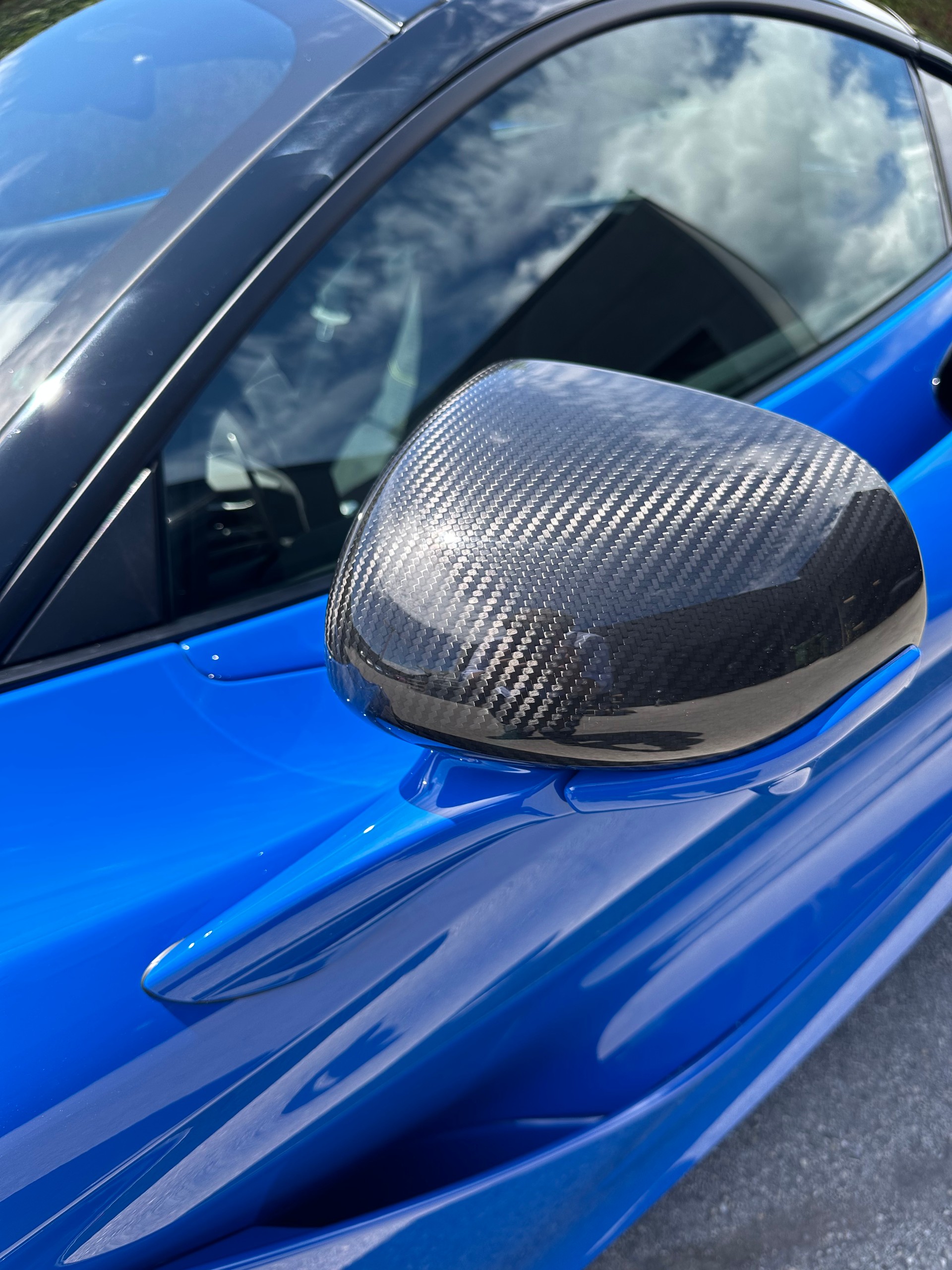 McLAREN 750S-image-10