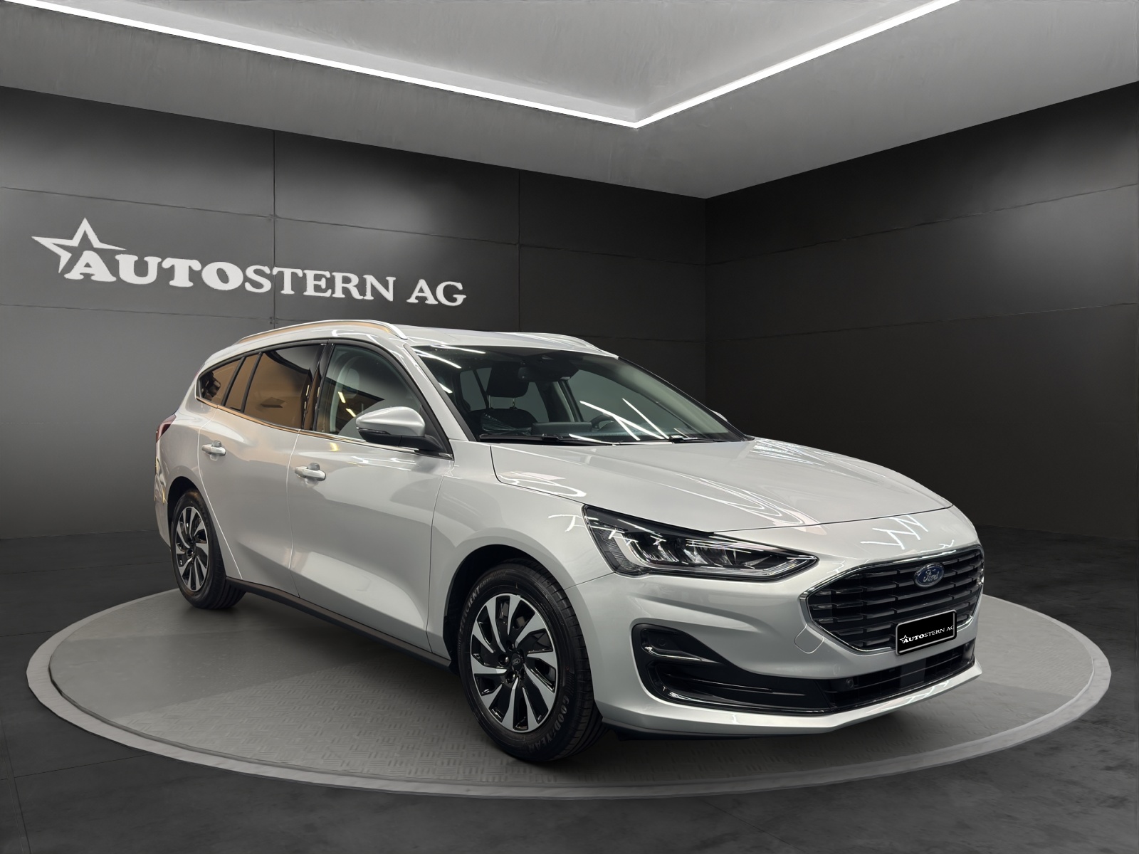FORD Ford Focus Turnier 1.0I EcoB Hybrid 155 Titanium-showroom-element-2
