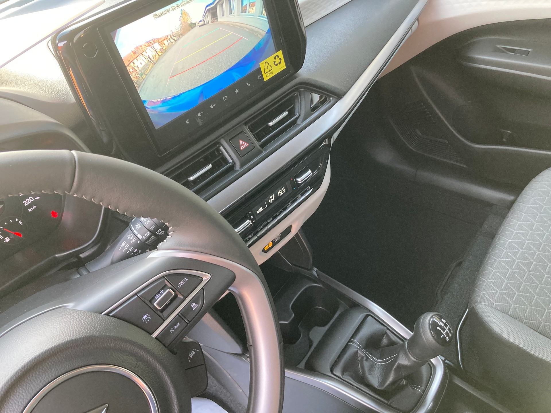 SUZUKI Swift 1.2 Compact Top Hybrid 4x4-image-3