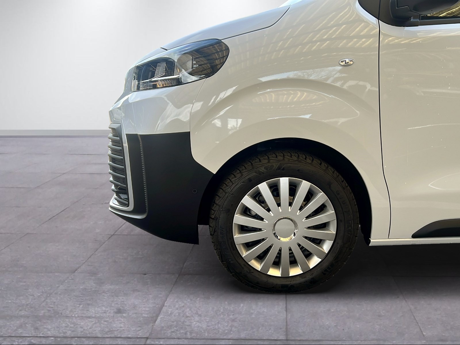 TOYOTA PROACE Van L1 2.0 D Advanced-showroom-element-2