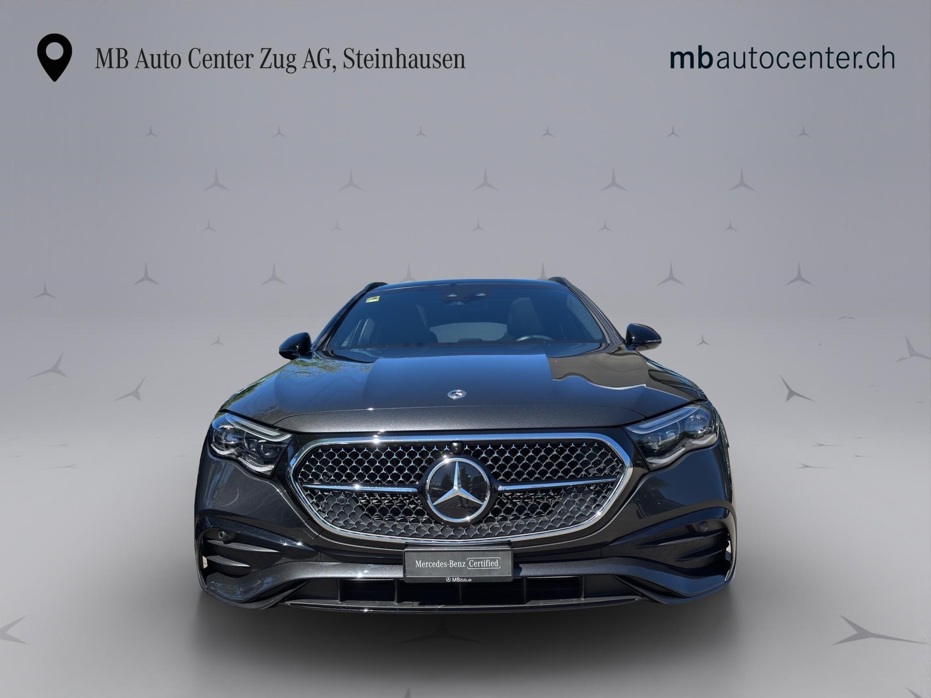 MERCEDES-BENZ E 300 de AMG Line 4matic Kombi-showroom-element-1