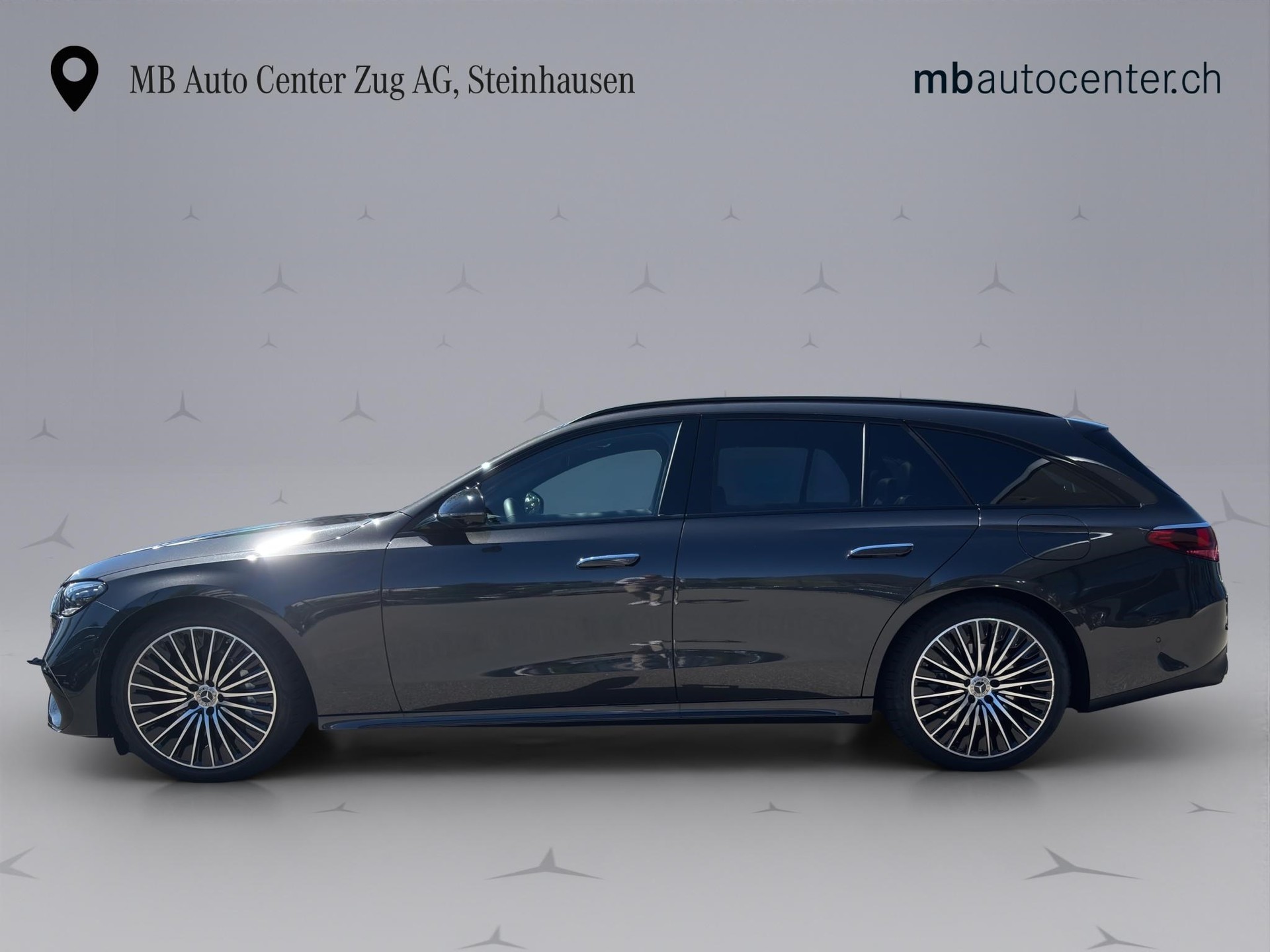 MERCEDES-BENZ E 300 de AMG Line 4matic Kombi-showroom-element-2