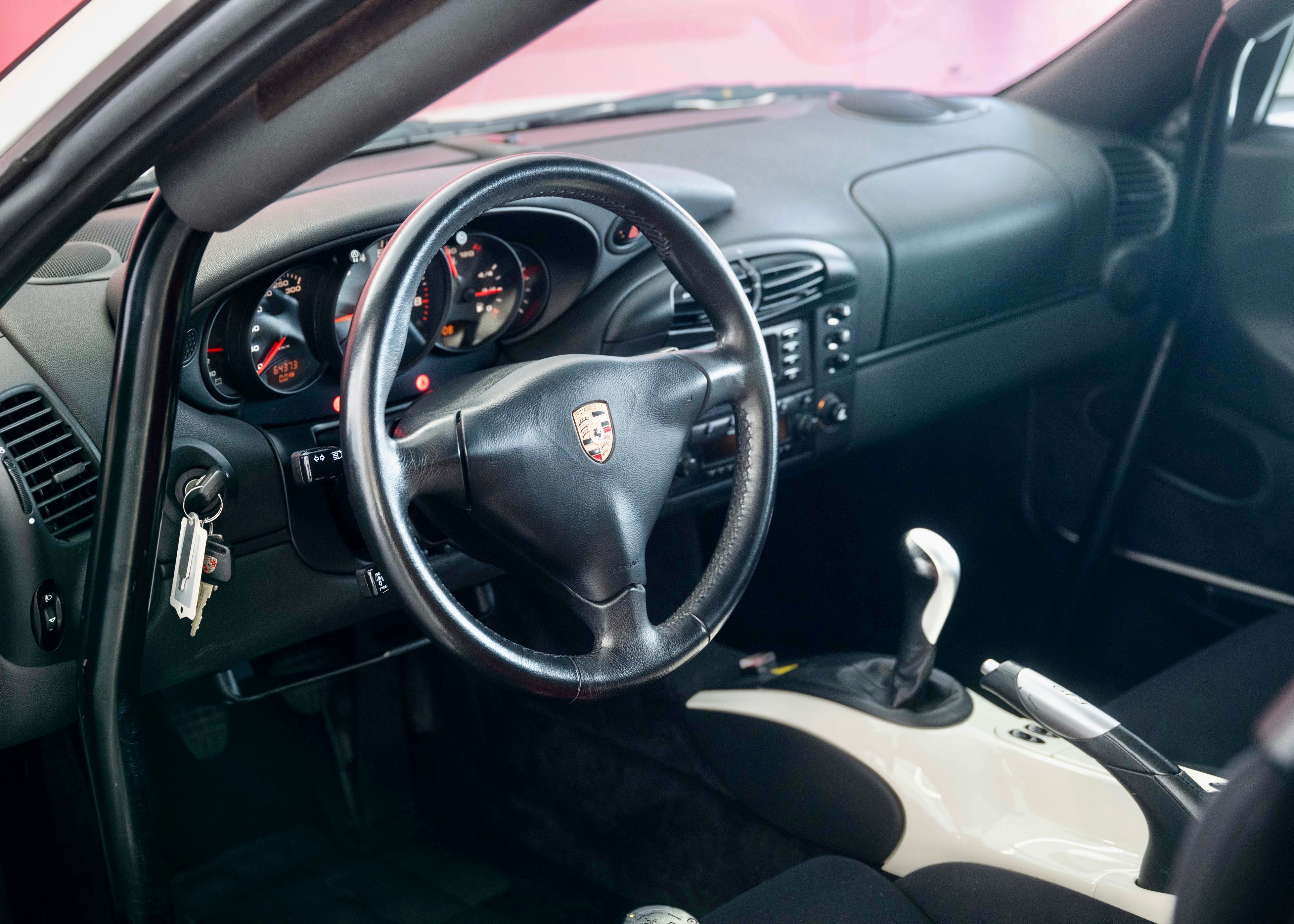 Image PORSCHE 911 911 GT3 Clubsport Biarritz White (L9A2)