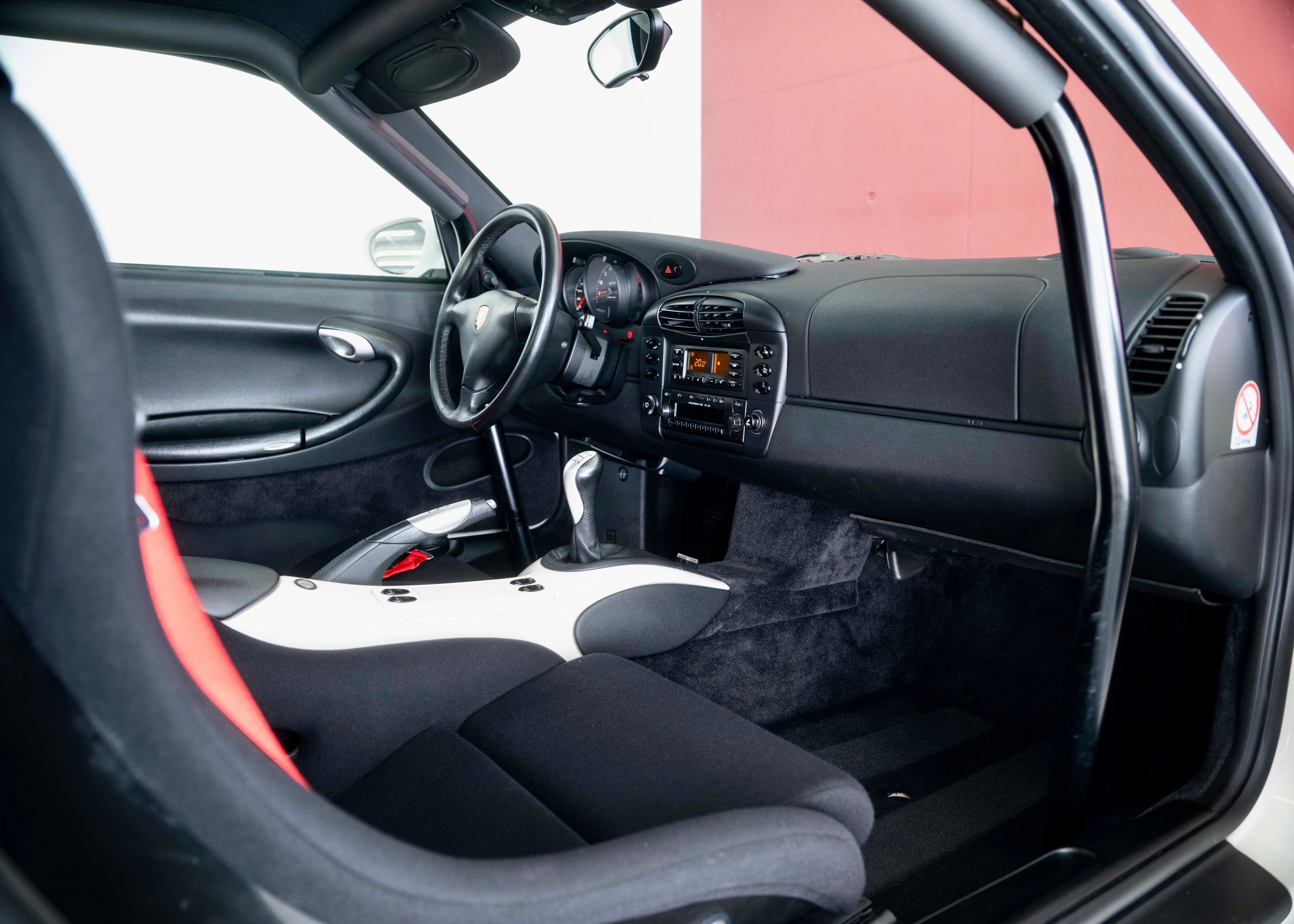 Image PORSCHE 911 911 GT3 Clubsport Biarritz White (L9A2)