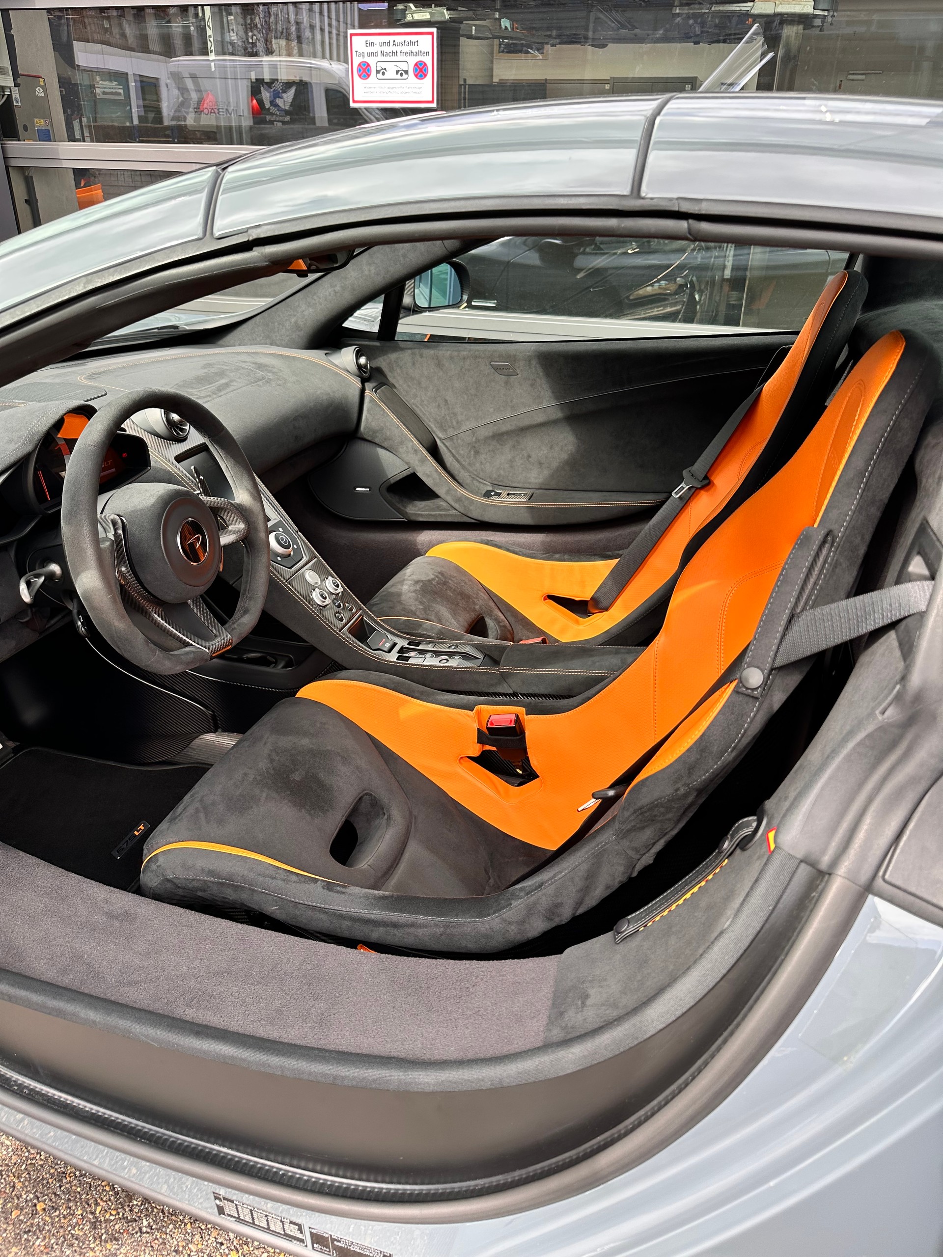McLAREN 675LT Spider 3.8 V8 SSG-image-4