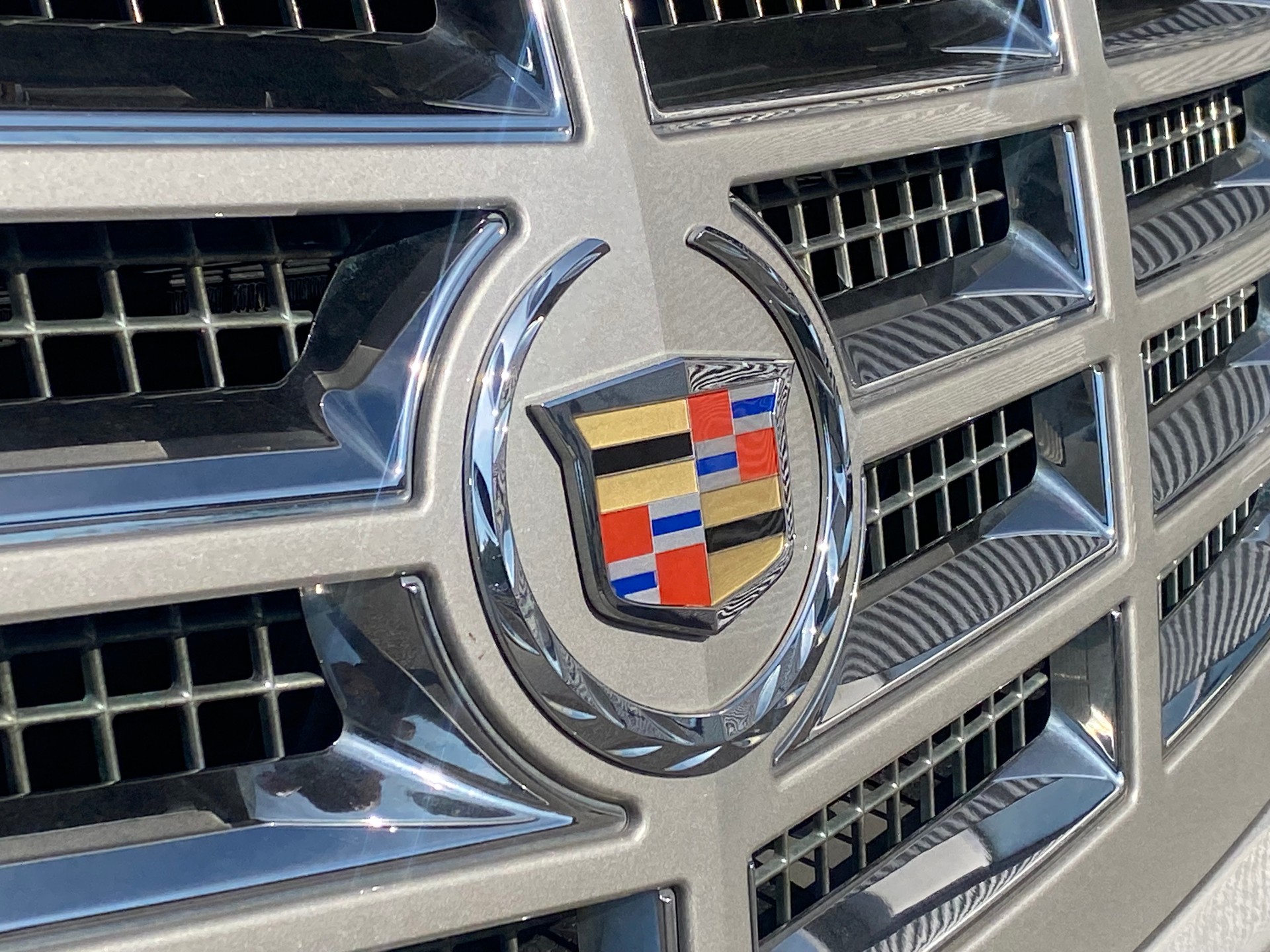 CADILLAC Escalade 6.2 Sport Luxury-showroom-element-3