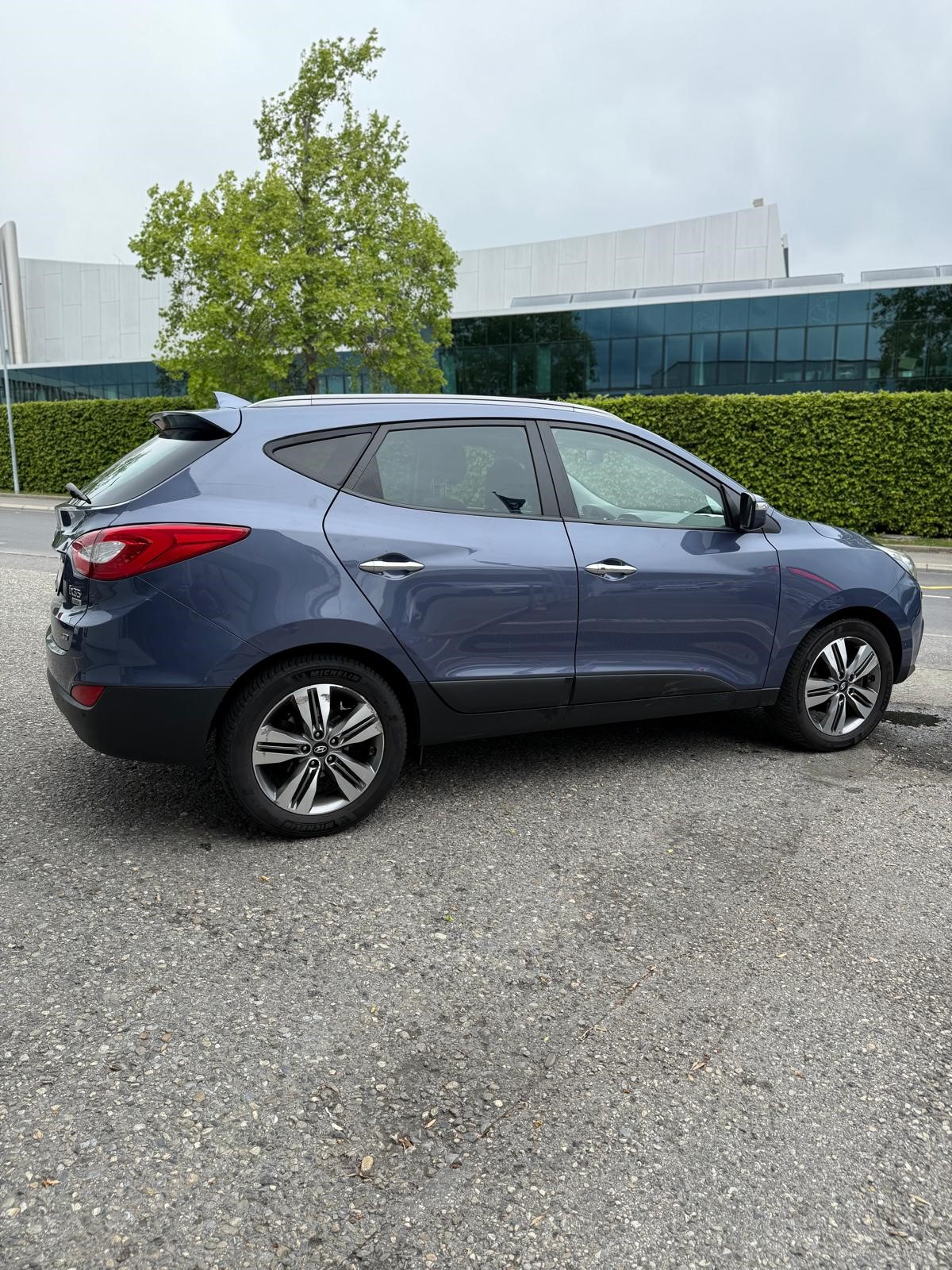 HYUNDAI iX 35 2.0 CRDi Premium 4WD Automatic-showroom-element-3