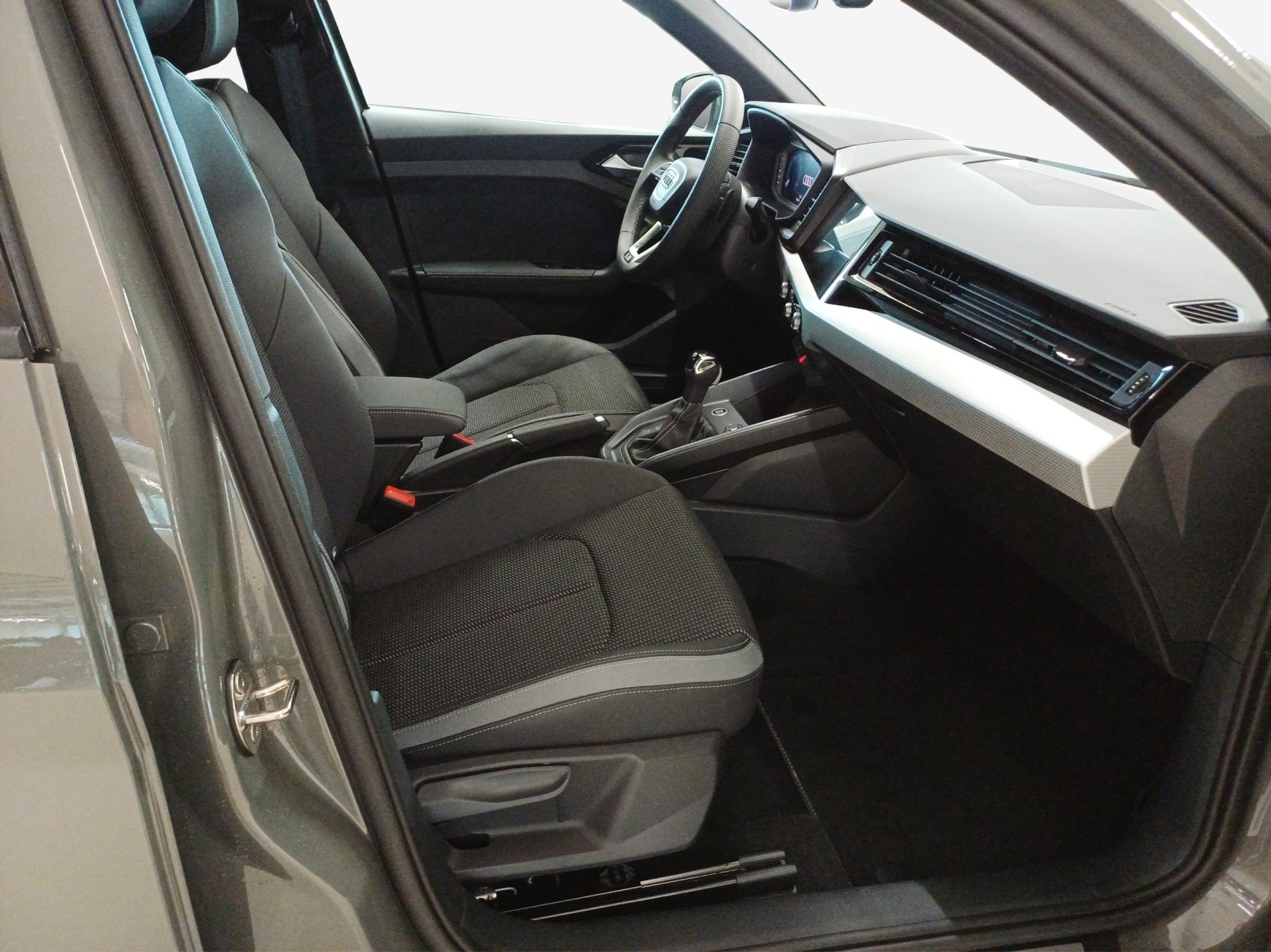 AUDI A1 Sportback 30 TFSI S Line Attraction-image-15