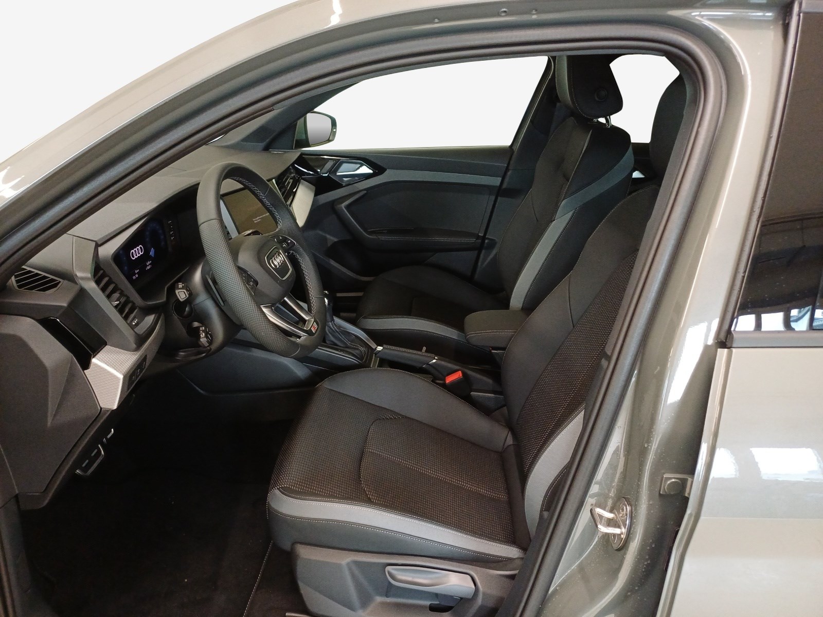 AUDI A1 Sportback 30 TFSI S Line Attraction-image-7