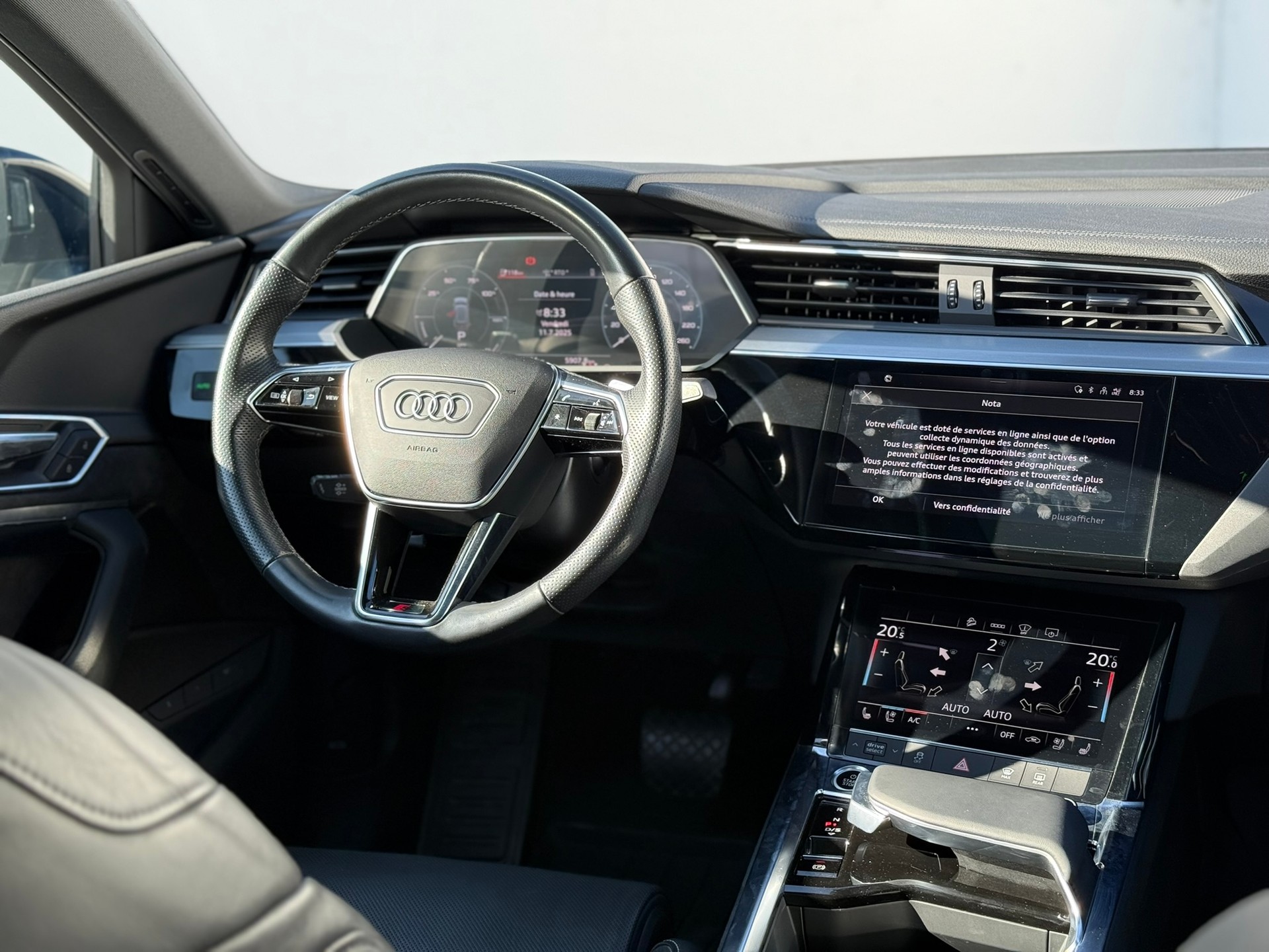 AUDI e-tron 55 Sportback S Line quattro-image-11