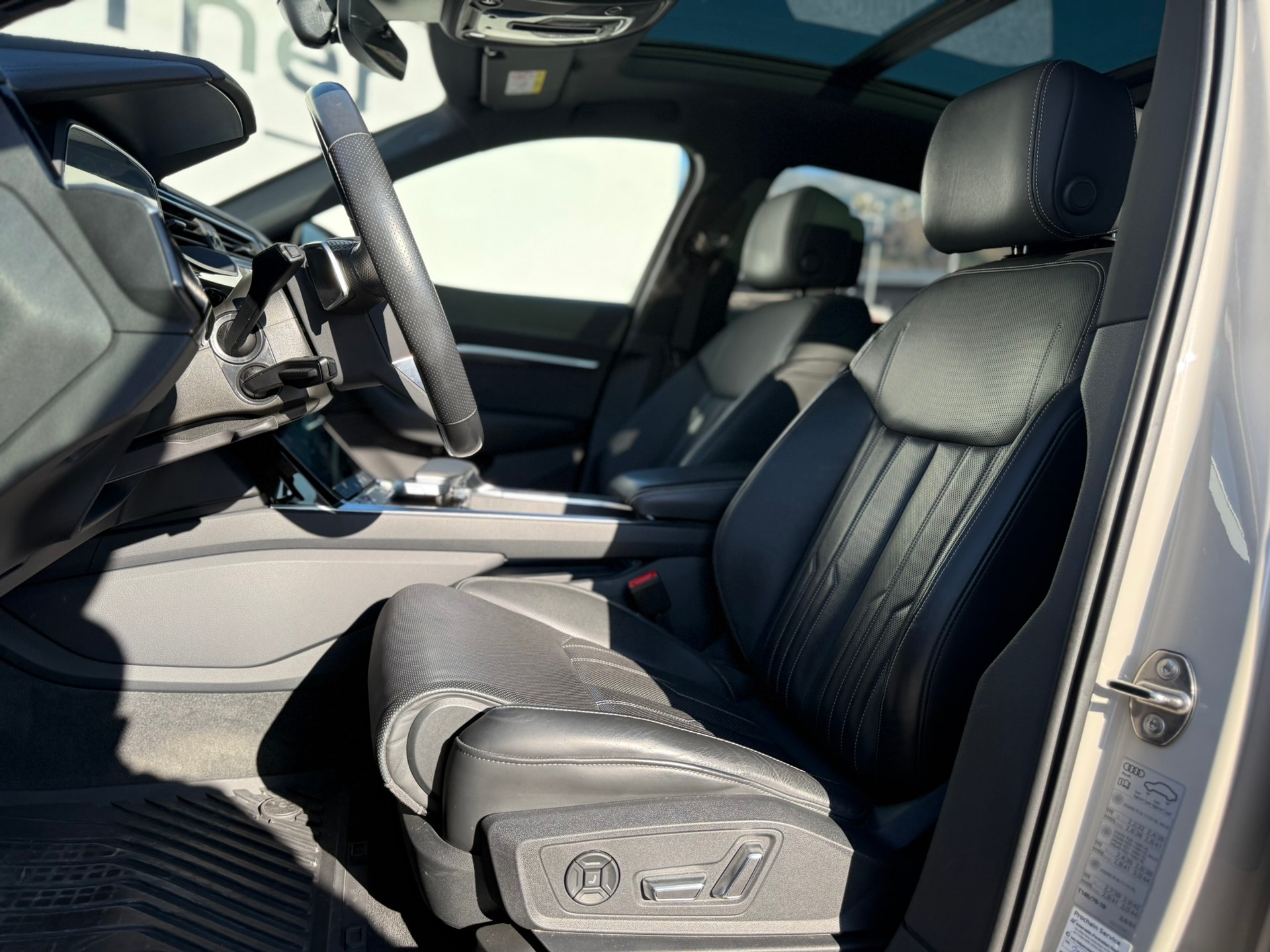 AUDI e-tron 55 Sportback S Line quattro-image-7