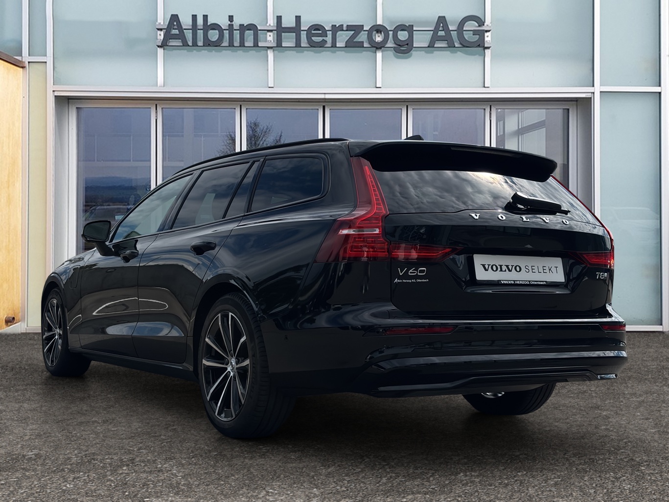 VOLVO V60 2.0 T8 TE Ultra Dark eAWD-showroom-element-2