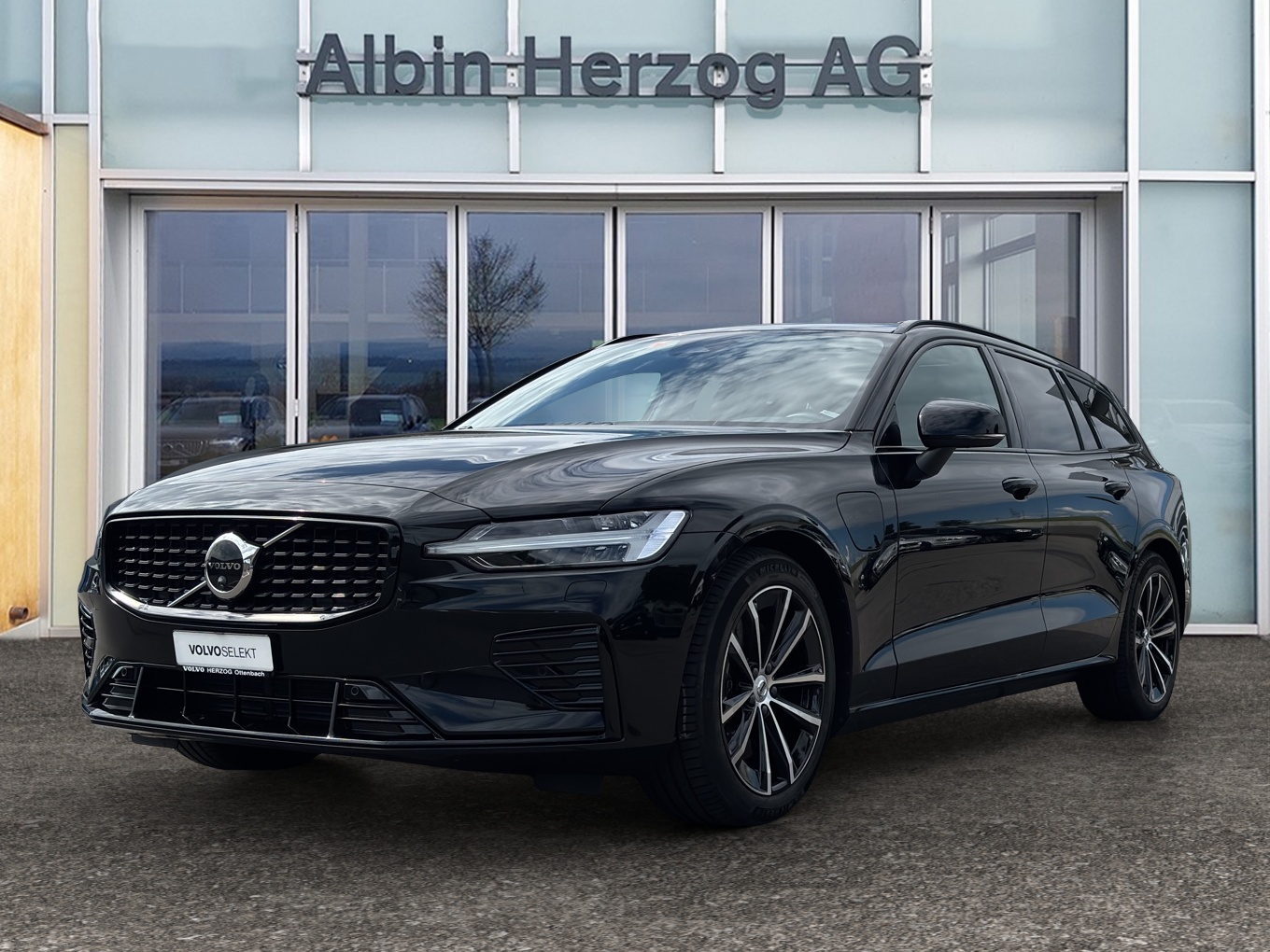 VOLVO V60 2.0 T8 TE Ultra Dark eAWD