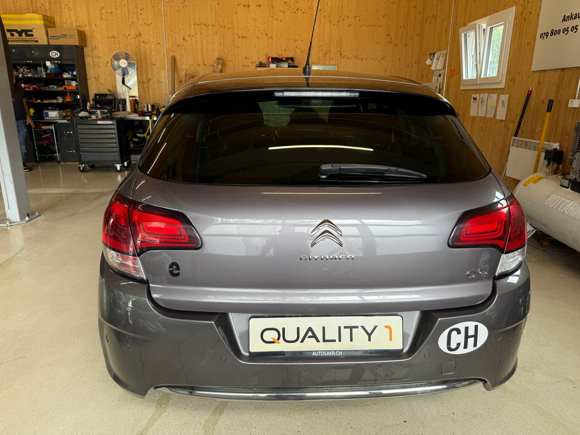 CITROEN C4 1.2 Pure Tech Shine Automatic-showroom-element-3