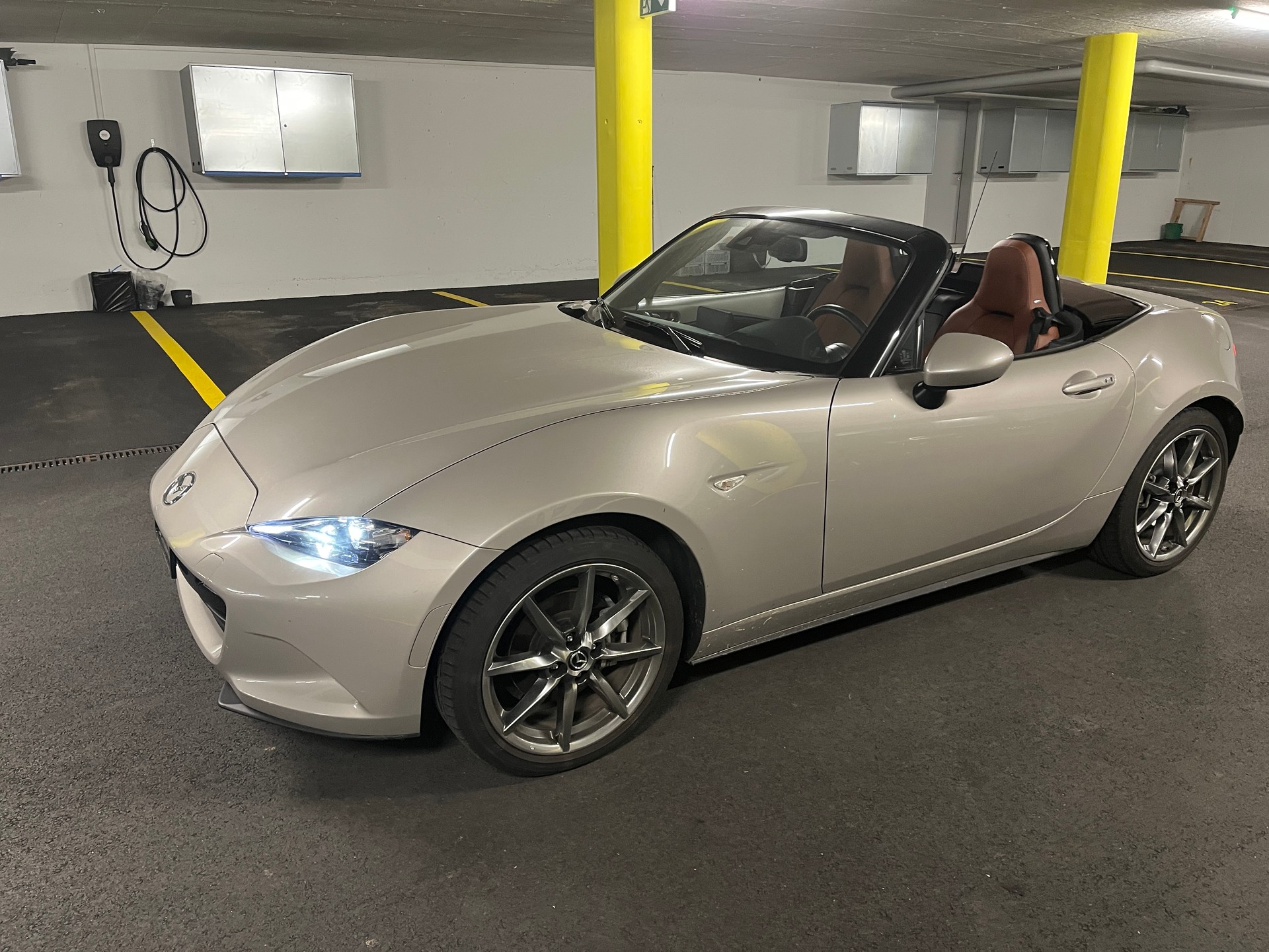 MAZDA MX-5 Skyactiv-G 184 Kazari