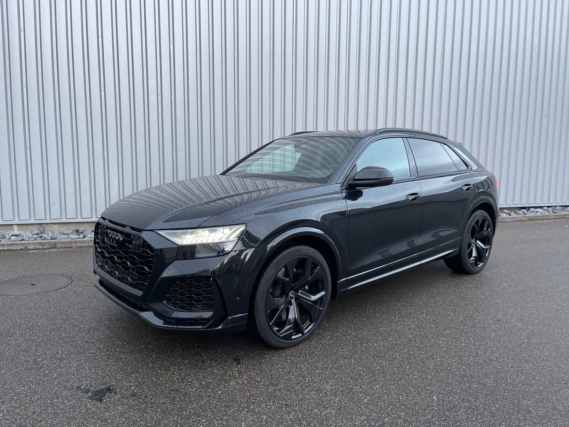 AUDI RSQ8  quattro tiptronic