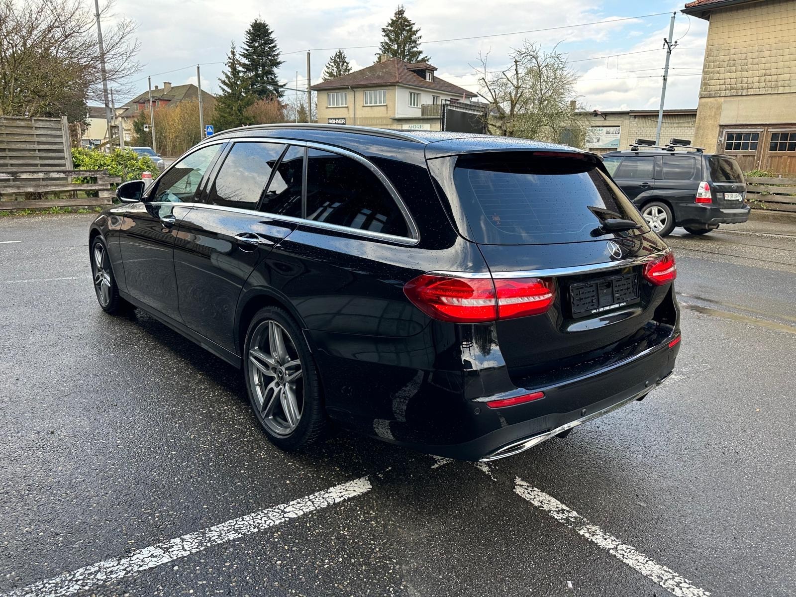MERCEDES-BENZ E 200 AMG Line 4 Matic 9G-Tronic-showroom-element-3