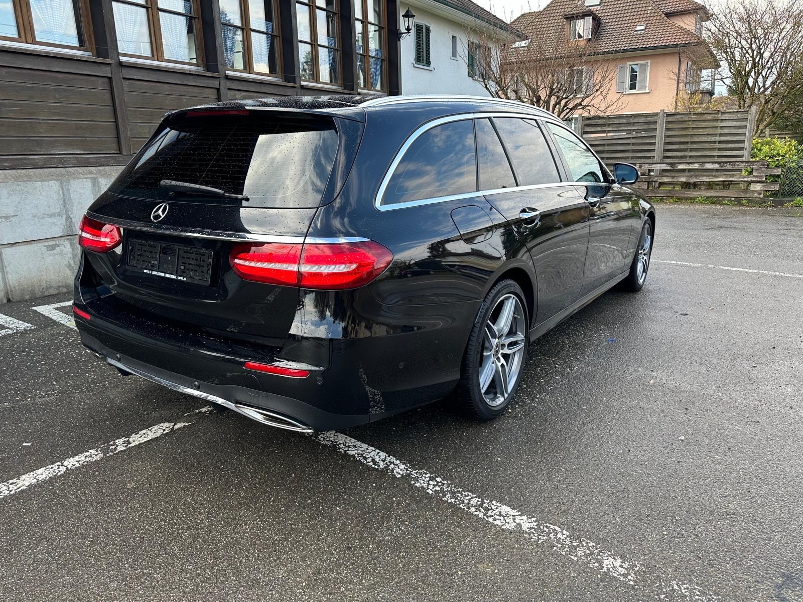 MERCEDES-BENZ E 200 AMG Line 4 Matic 9G-Tronic-showroom-element-2
