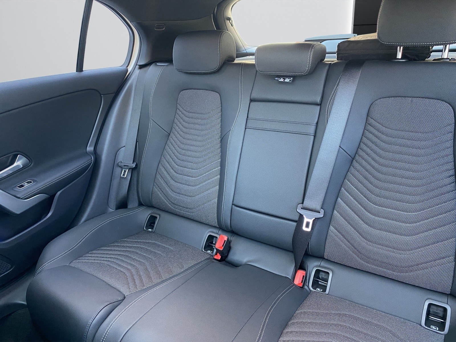 Image MERCEDES-BENZ A-250 A 250 e 8G-DCT