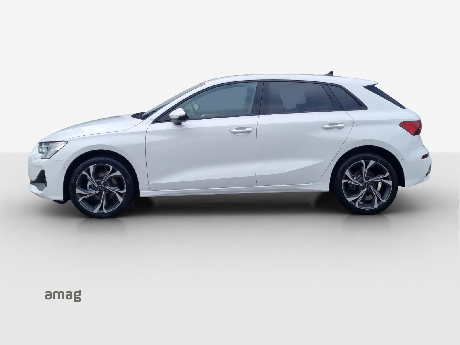 AUDI A3 Sportback 35 TFSI Attraction-showroom-element-1