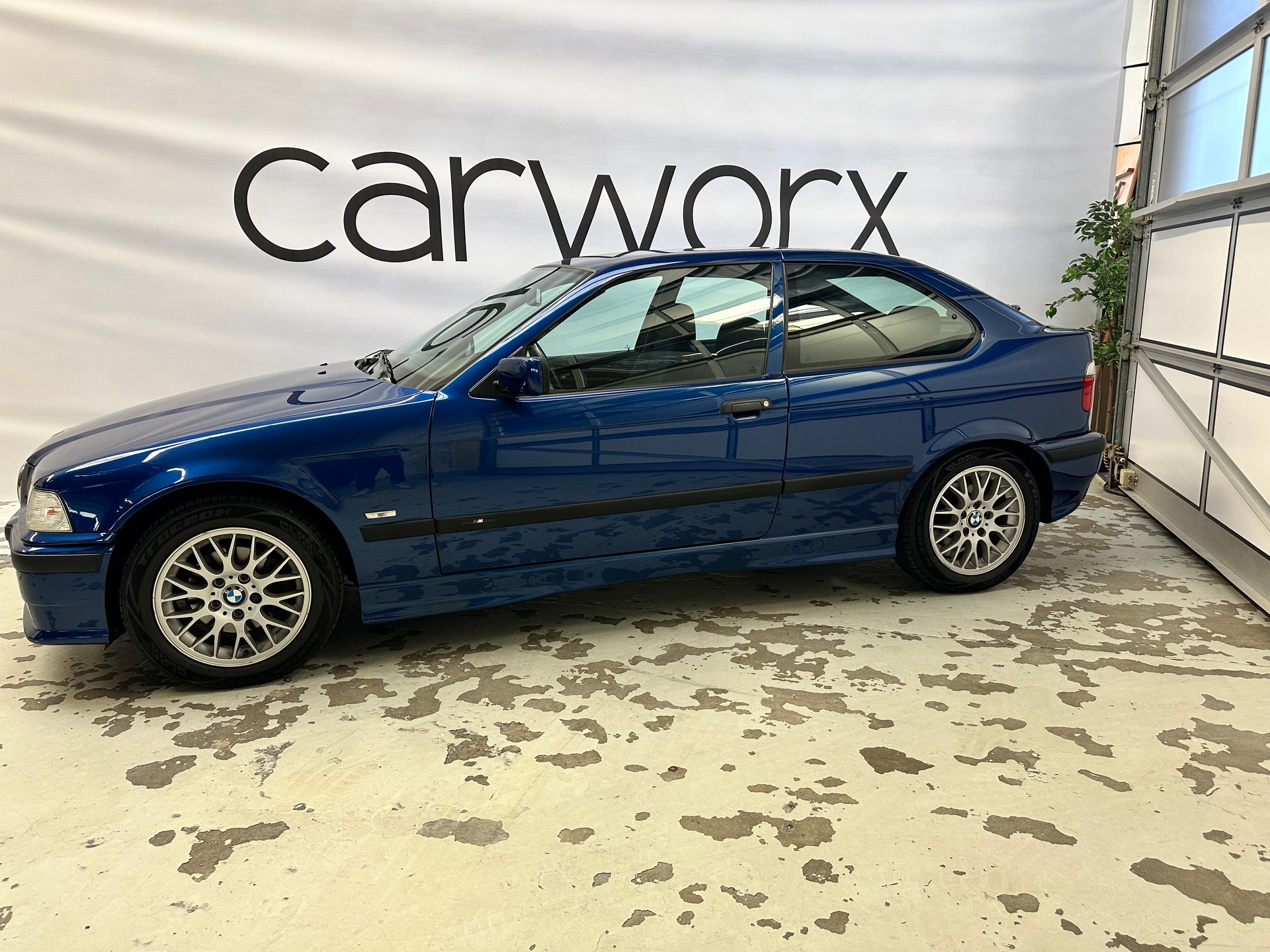 BMW 323ti Compact-image-5
