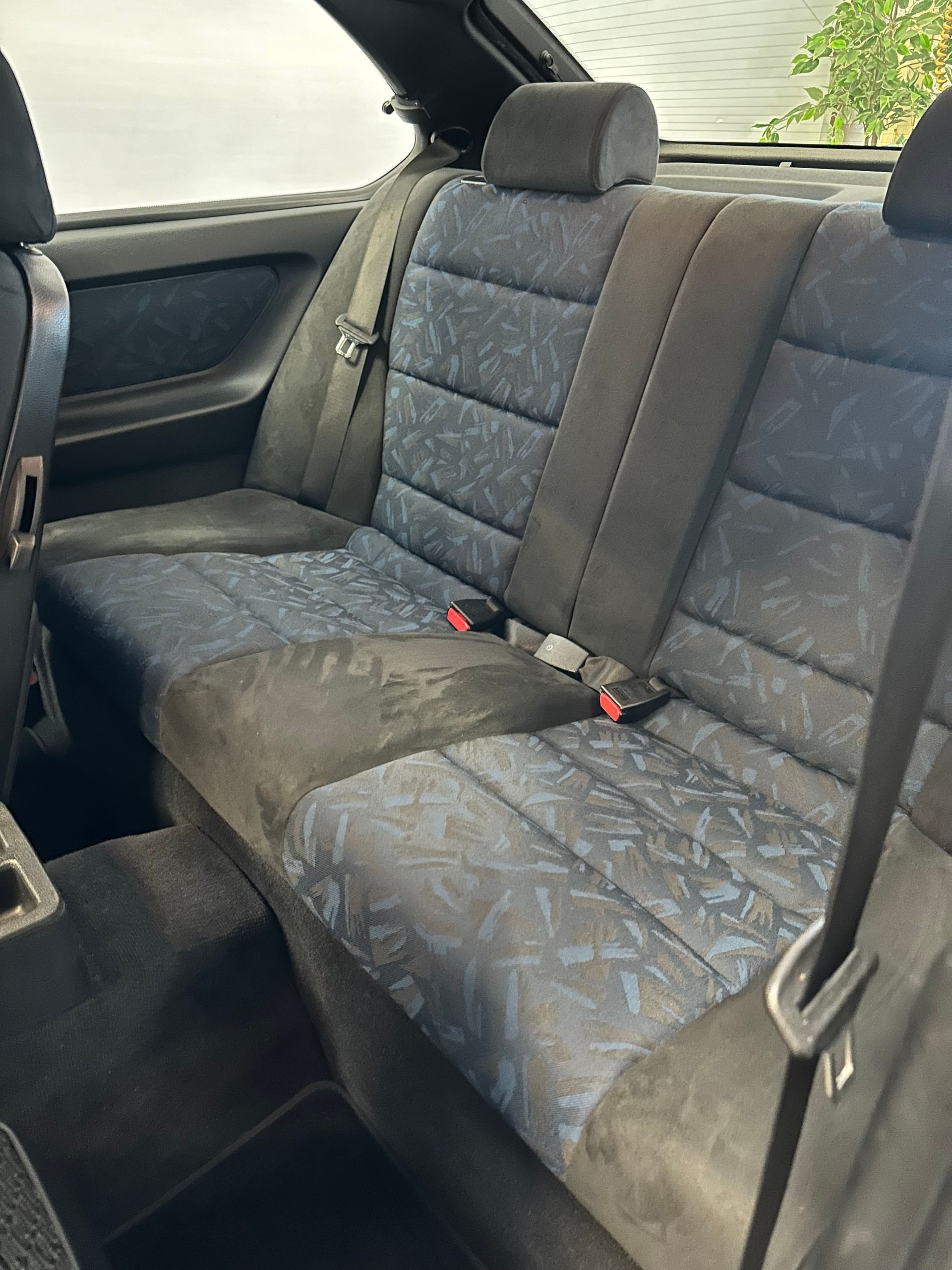 BMW 323ti Compact-image-11