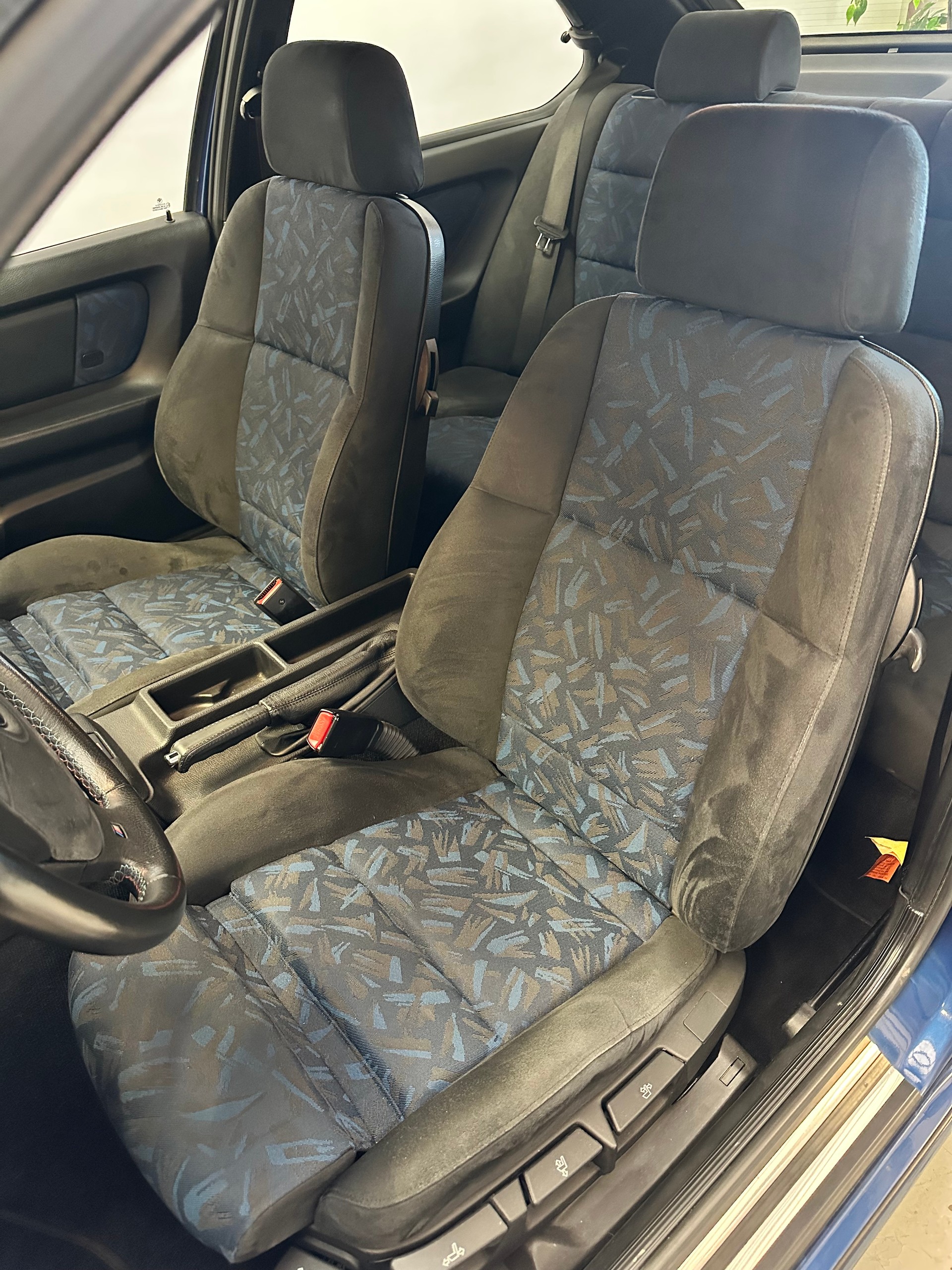 BMW 323ti Compact-image-10