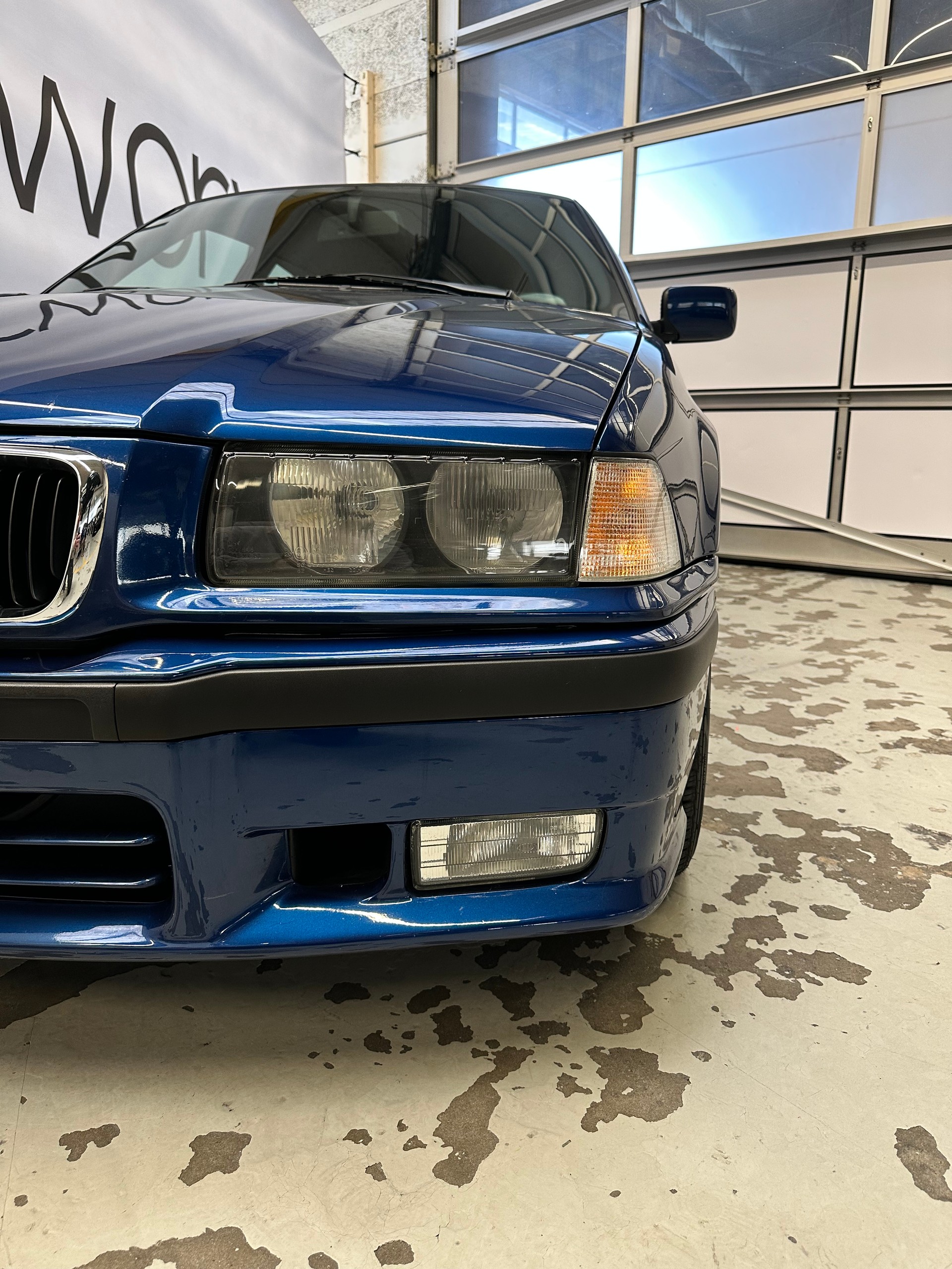 BMW 323ti Compact-image-2