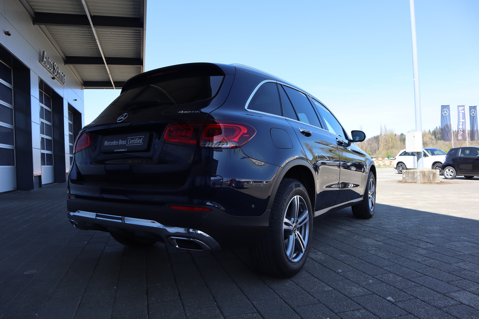 MERCEDES-BENZ GLC 300 e 4Matic 9G-Tronic-showroom-element-1