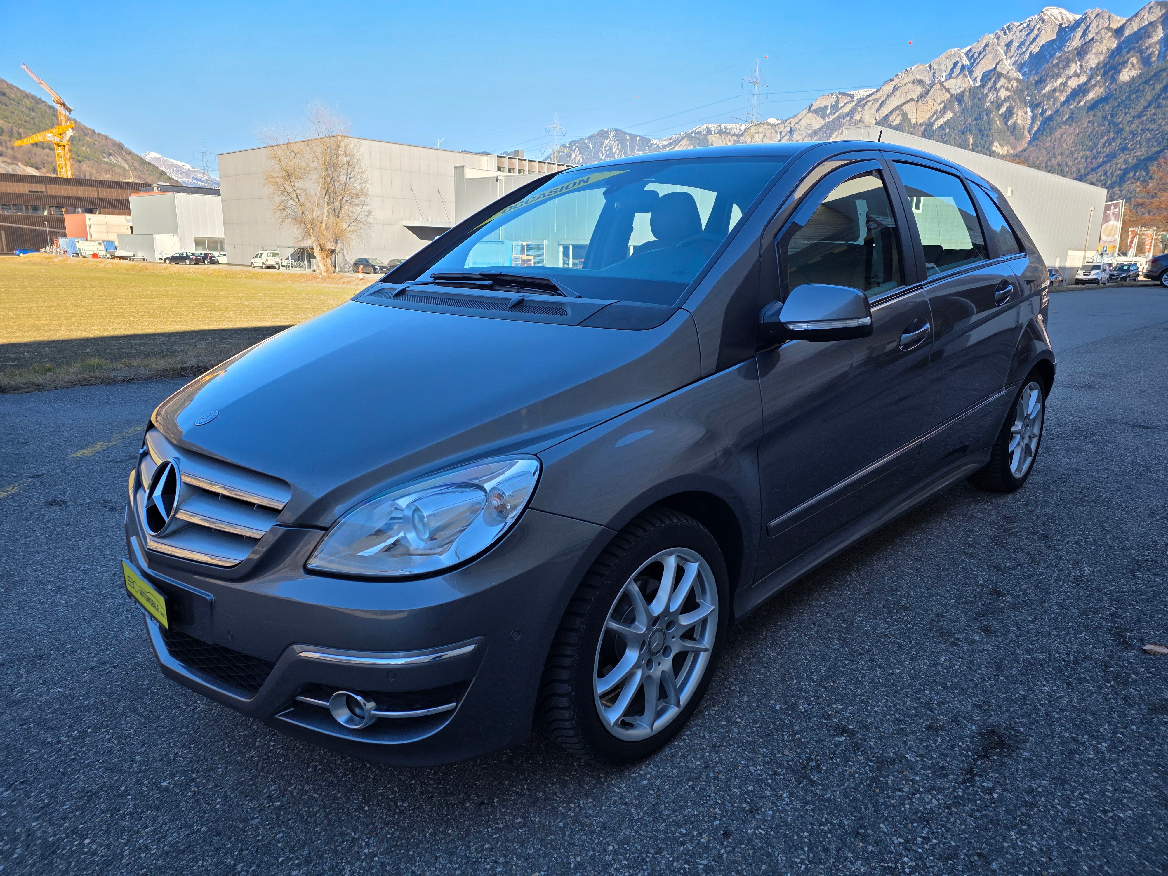 MERCEDES-BENZ B 180 (Limousine) Mercedes-Benz MERCEDES-BENZ B 180 (Limousine)