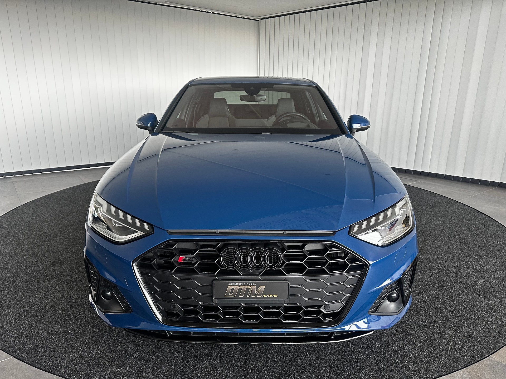 AUDI S4 TDI quattro-showroom-element-1