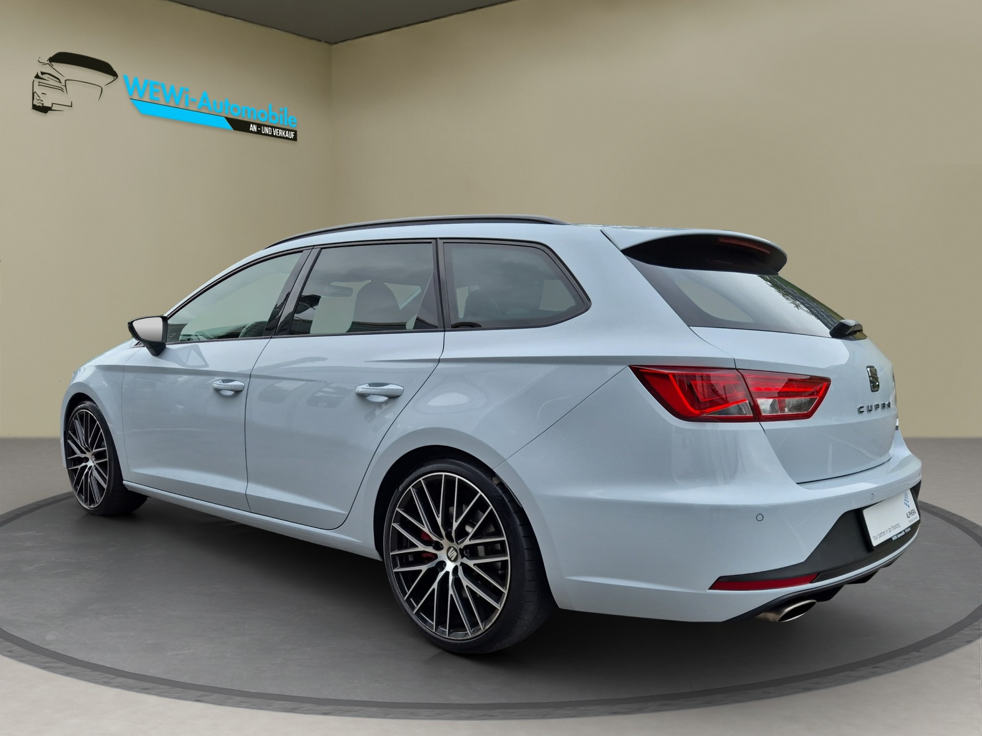 SEAT Leon ST 2.0 TSI Cupra 290-image-4