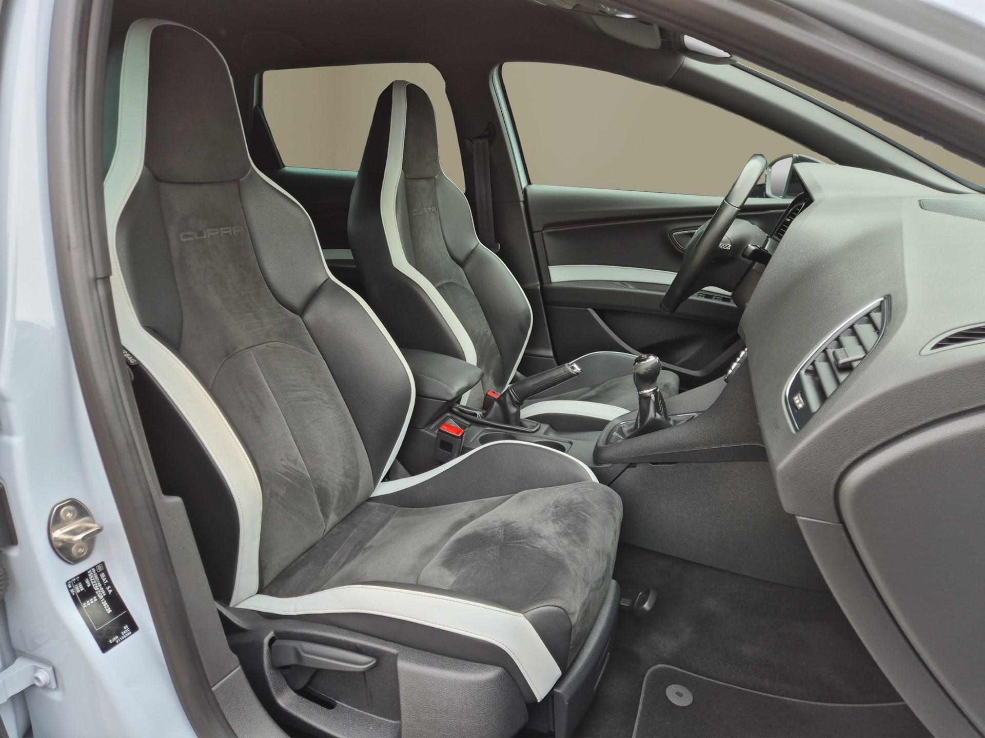 SEAT Leon ST 2.0 TSI Cupra 290-image-23