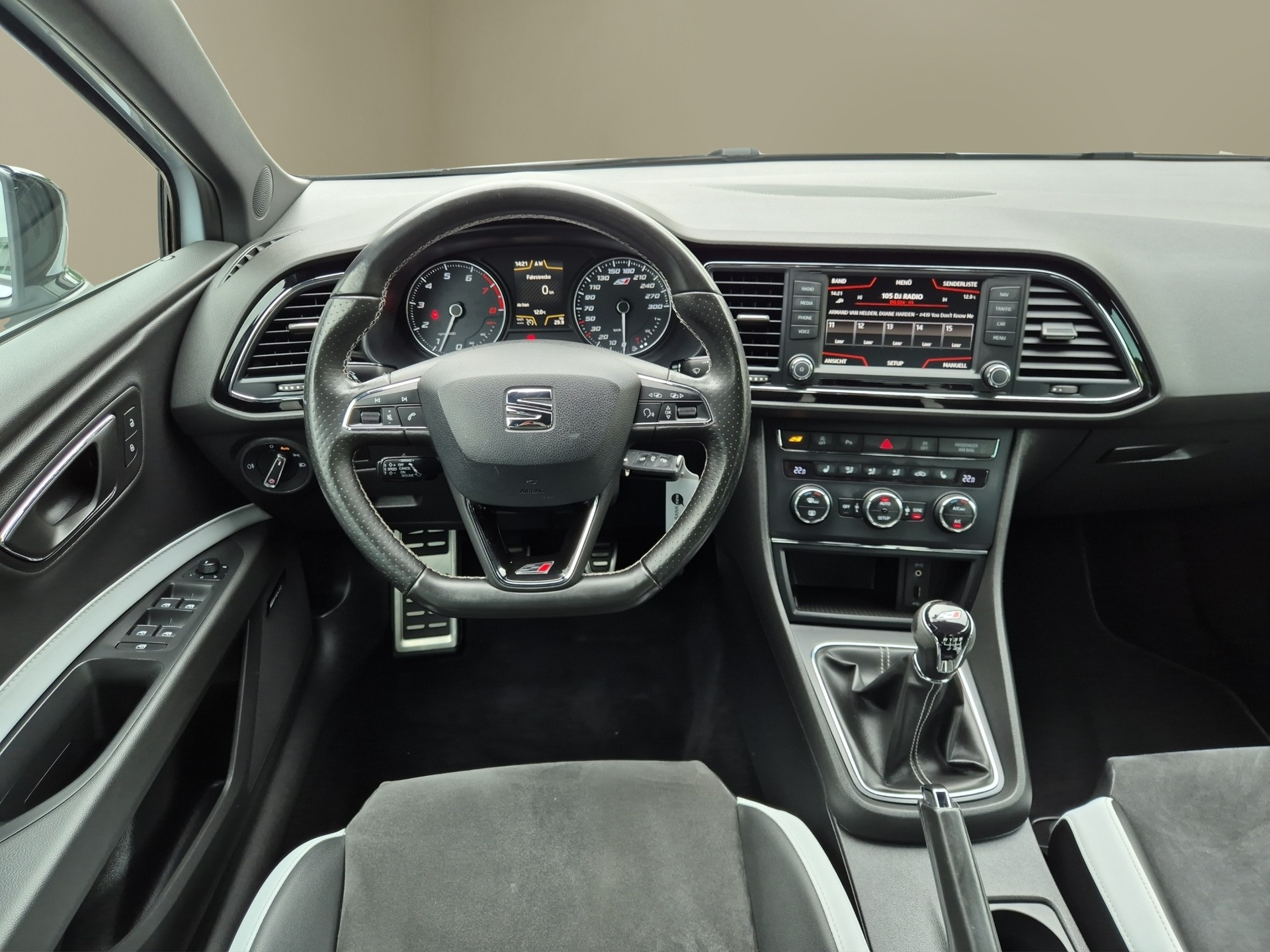 SEAT Leon ST 2.0 TSI Cupra 290-image-14