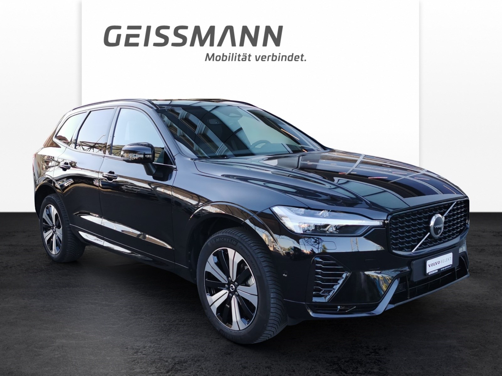 VOLVO XC60 2.0 T6 TE Plus Dark eAWD-image-1