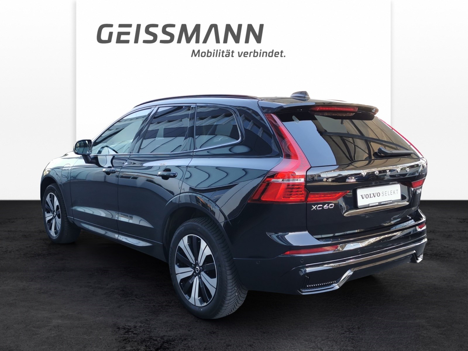 VOLVO XC60 2.0 T6 TE Plus Dark eAWD-image-4