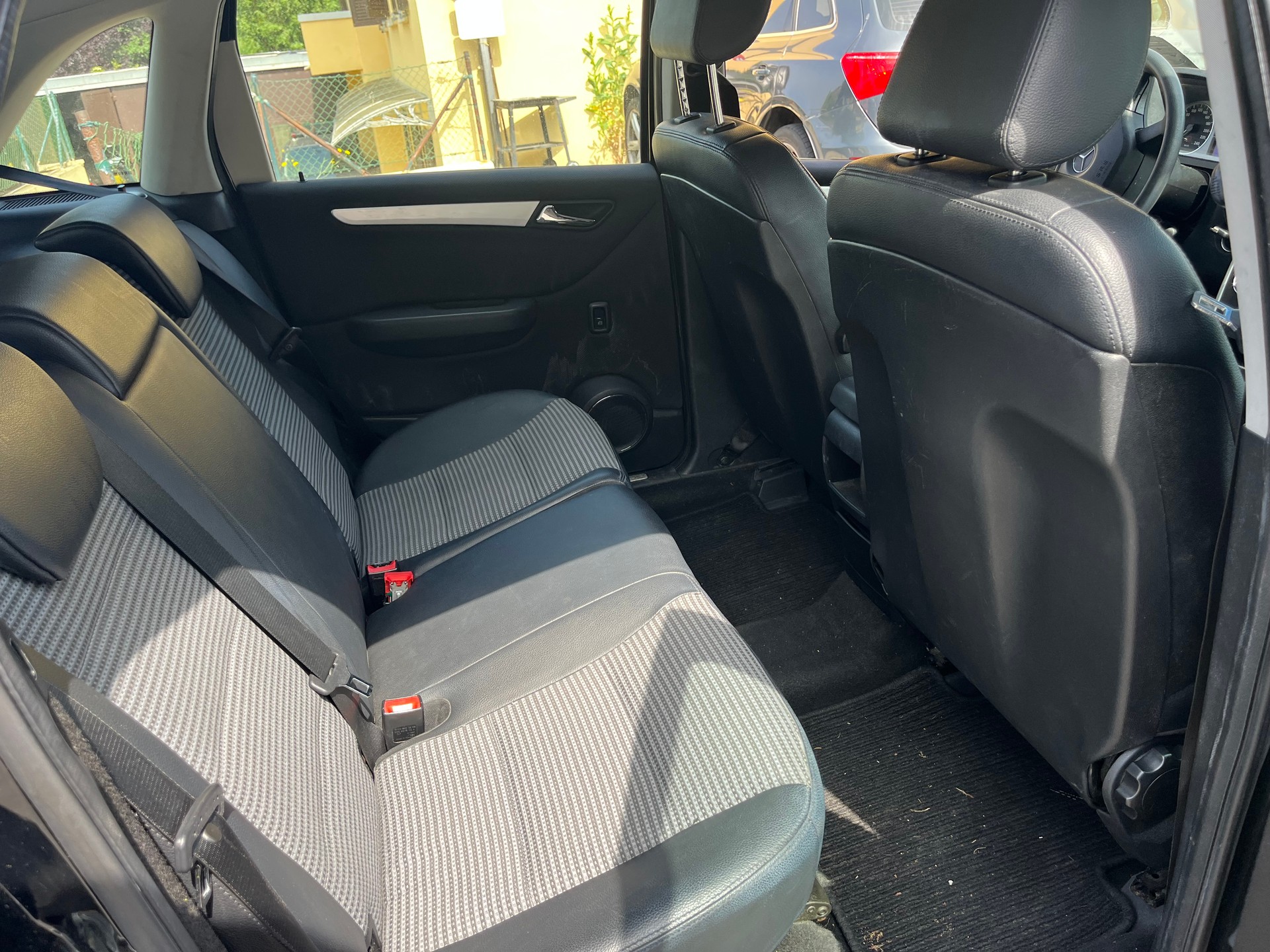 MERCEDES-BENZ B 170-image-11