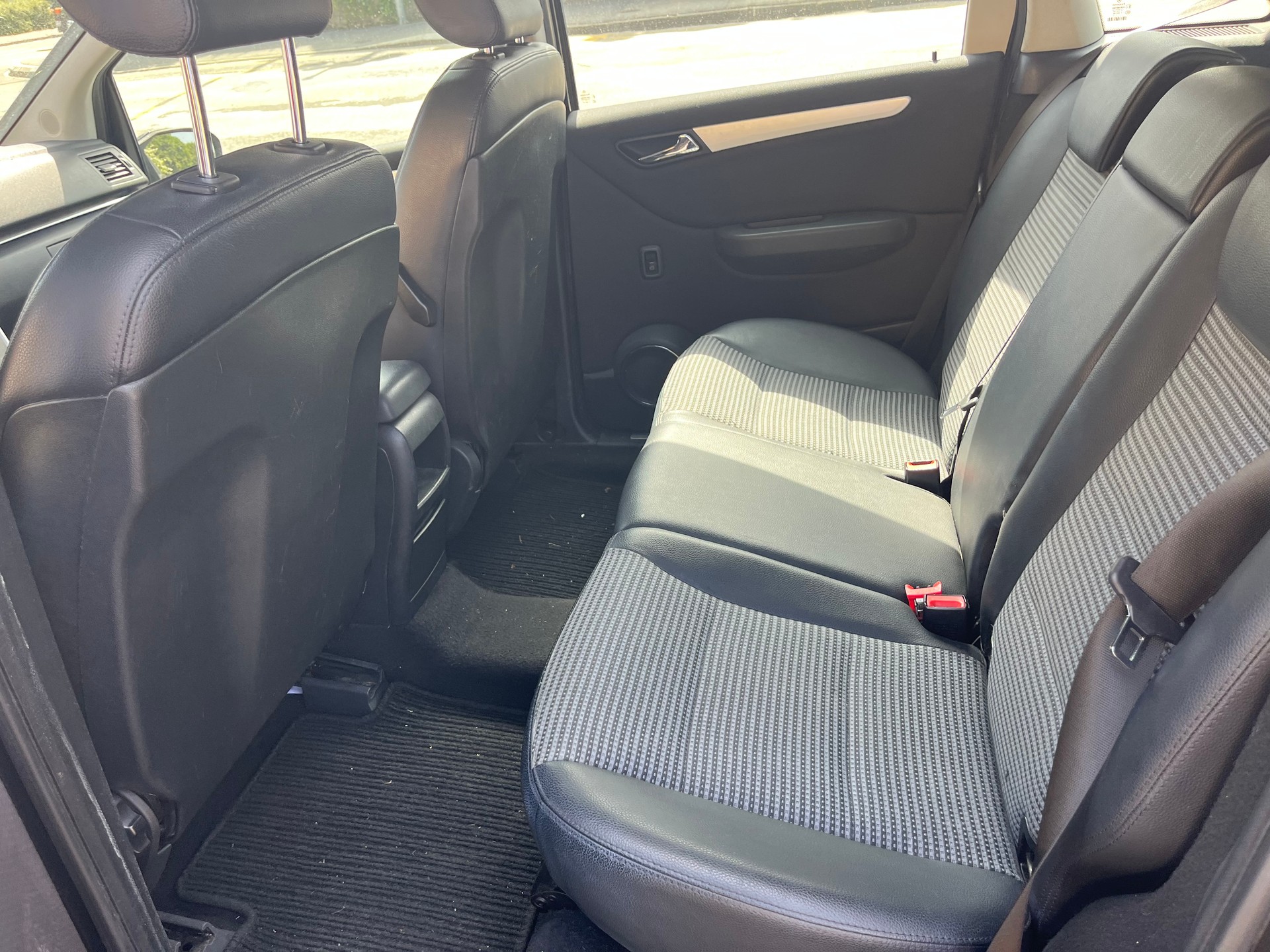 MERCEDES-BENZ B 170-image-9