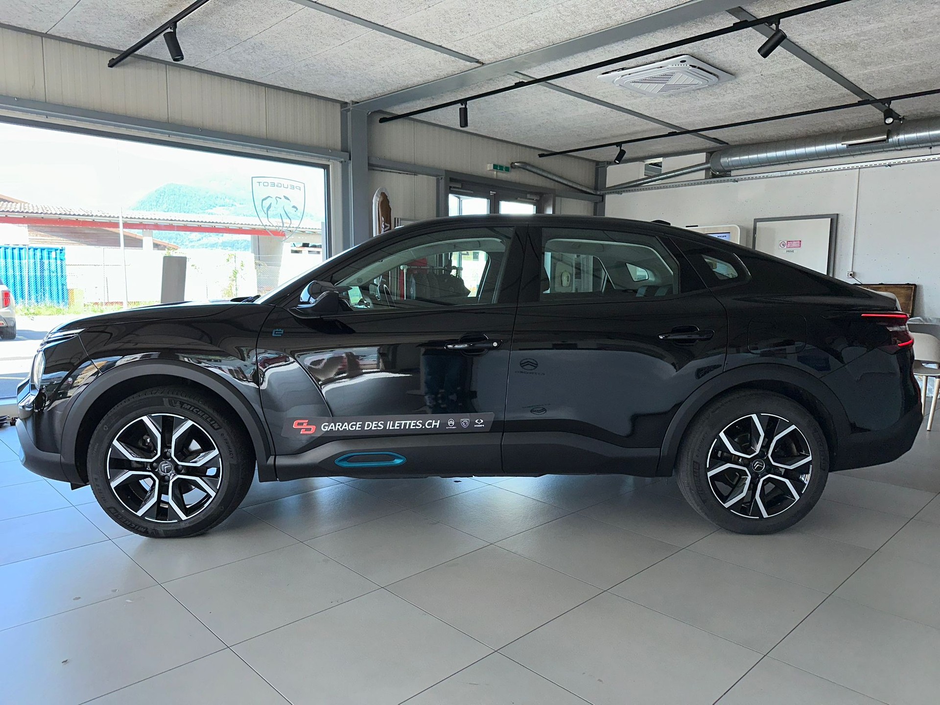 CITROEN C4 X 100 kW Swiss Edition-showroom-element-1