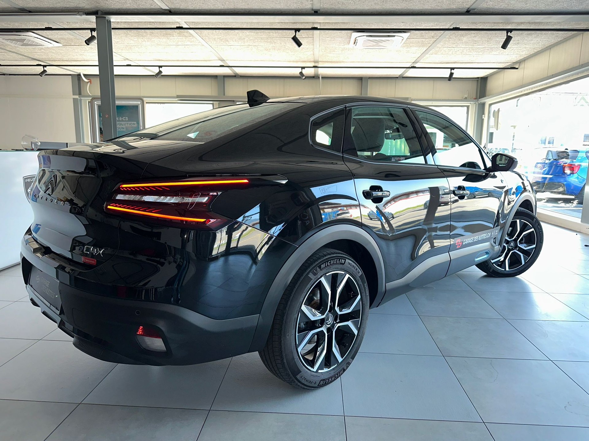 CITROEN C4 X 100 kW Swiss Edition-showroom-element-2