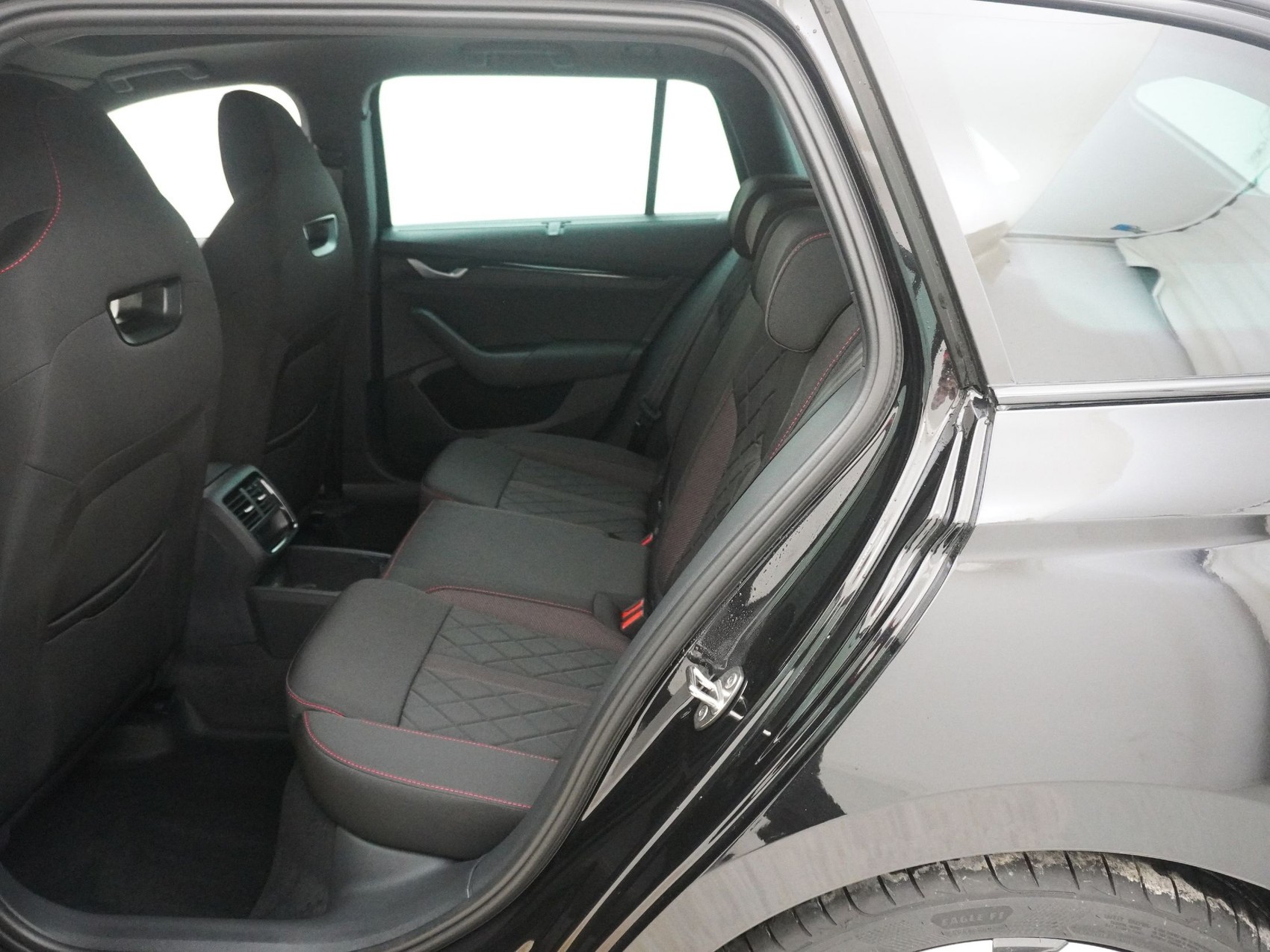 SKODA OCTAVIA 2.0 TSI RS DSG-image-9