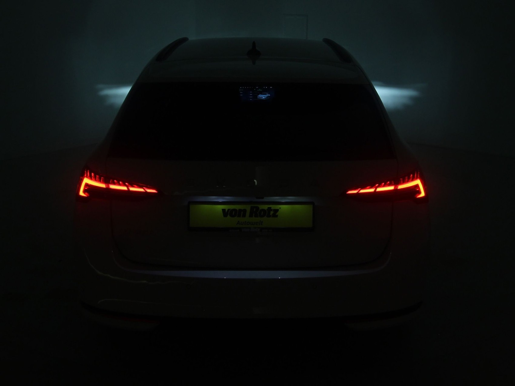 SKODA OCTAVIA 2.0 TSI RS DSG-image-5