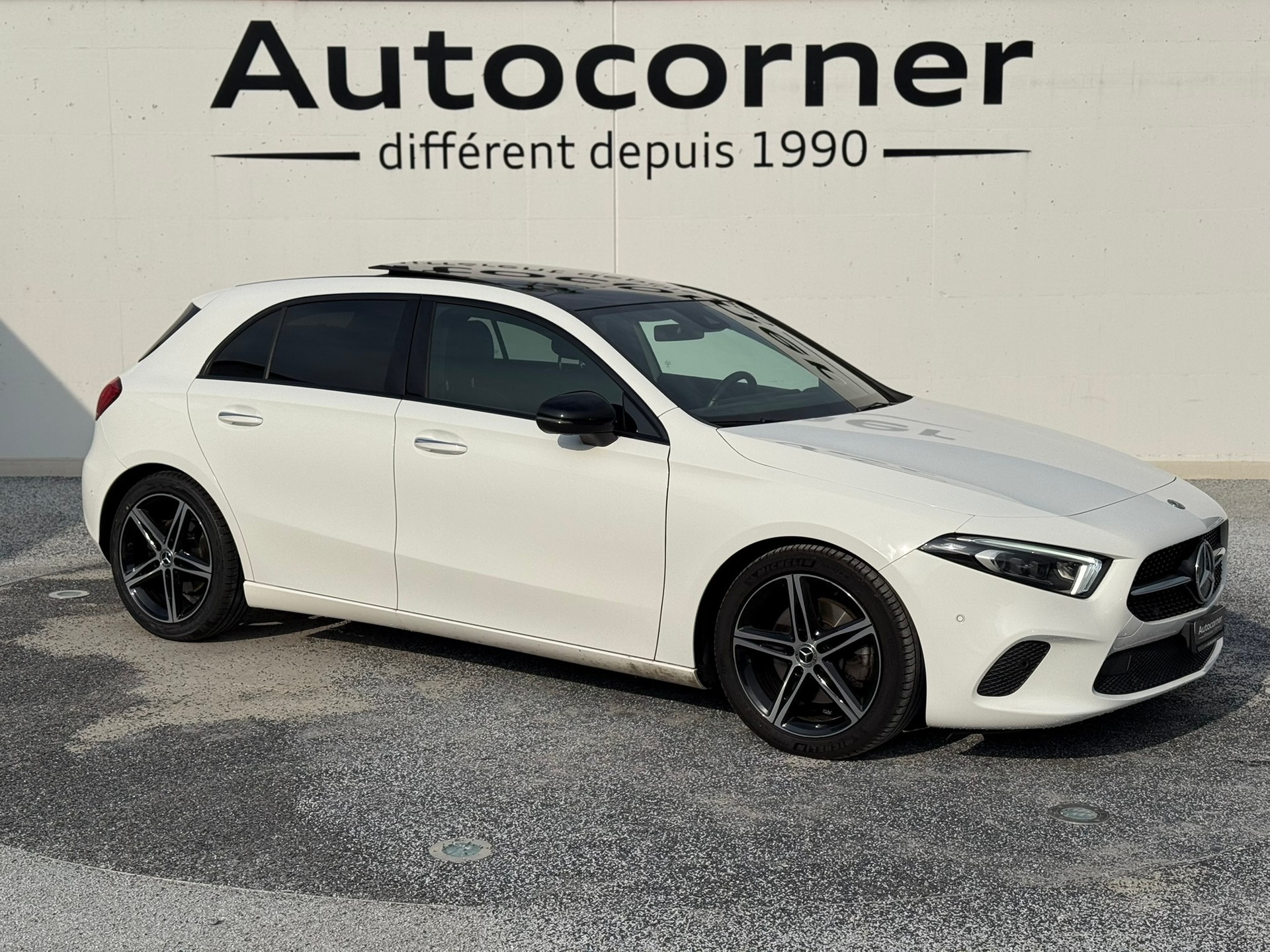 MERCEDES-BENZ A 220 Progressive 7G-DCT 4Matic-showroom-element-1
